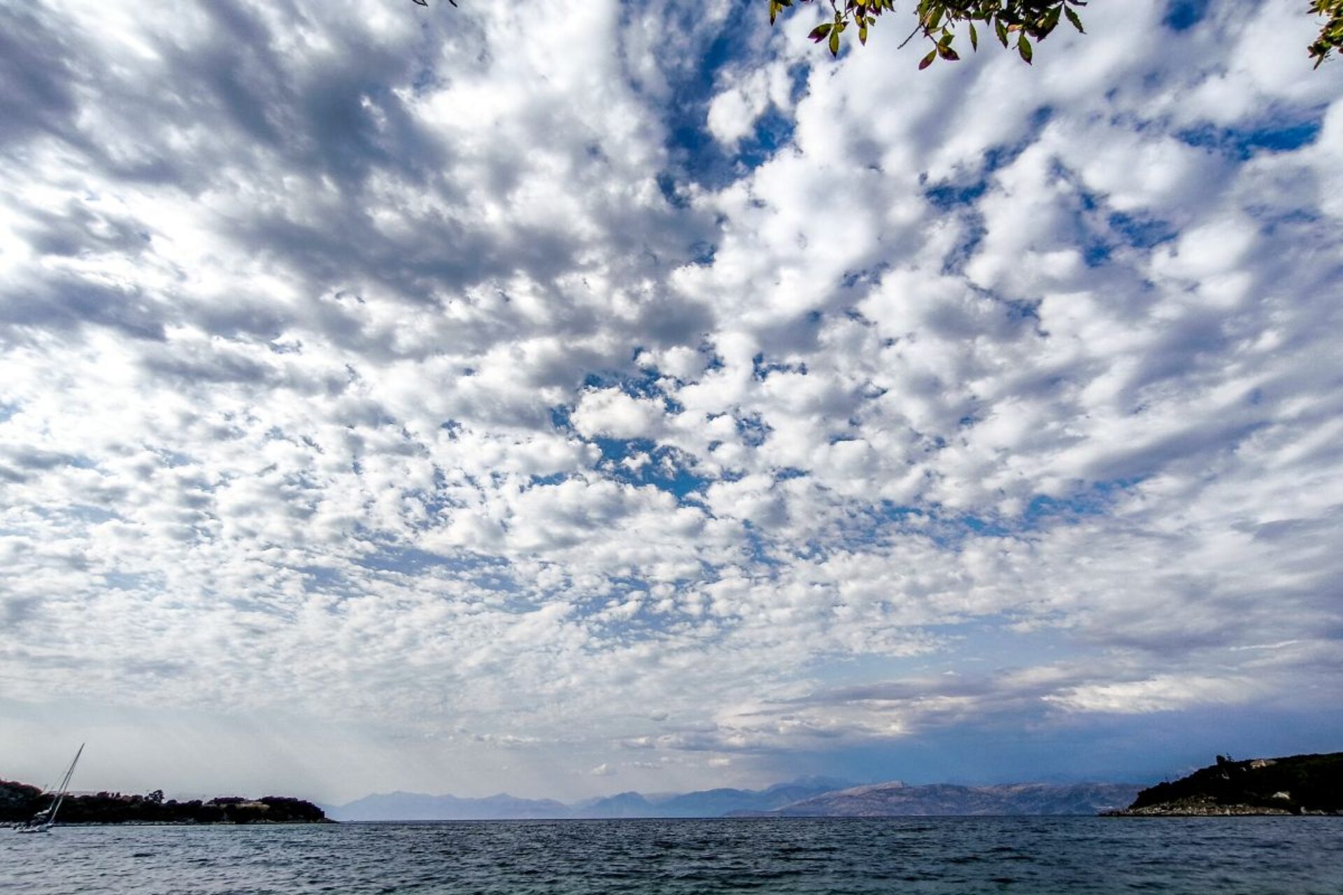 Καιρός: Μίνι καύσωνας με 42°C και στην Αττική – Πότε θα δροσίσει