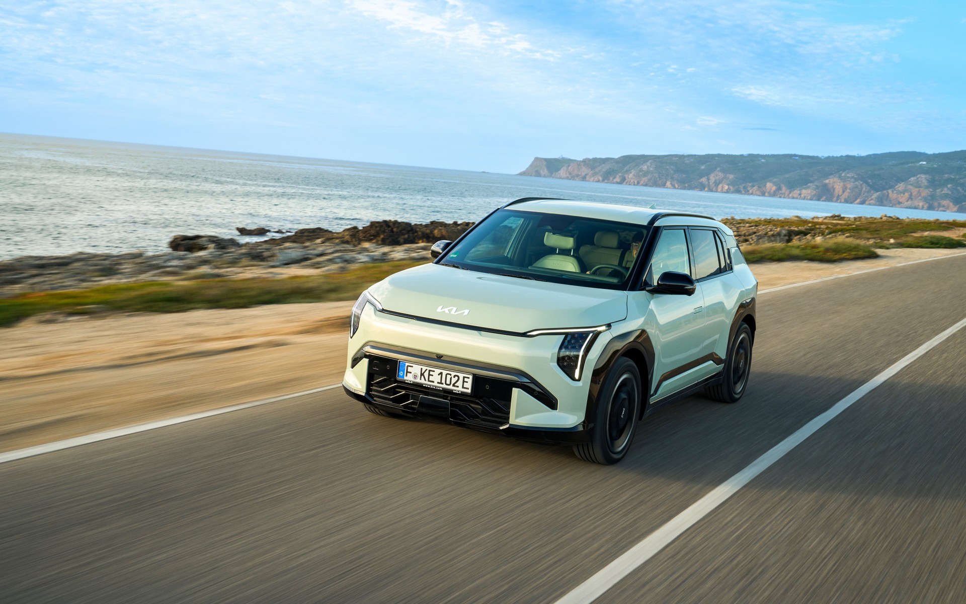 https://ellada.press/wp-content/uploads/2025/09/Επίσημο-Το-KIA-EV3-είναι-το-Παγκόσμιο-Αυτοκίνητο-της-Χρονιάς.jpg