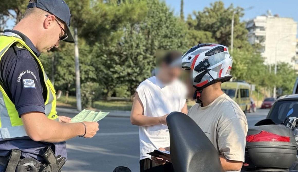 https://ellada.press/wp-content/uploads/2025/09/Ποιοι-επιτρέπεται-να-οδηγούν-νόμιμα-χωρίς-κράνος-Ο-νέος.jpeg