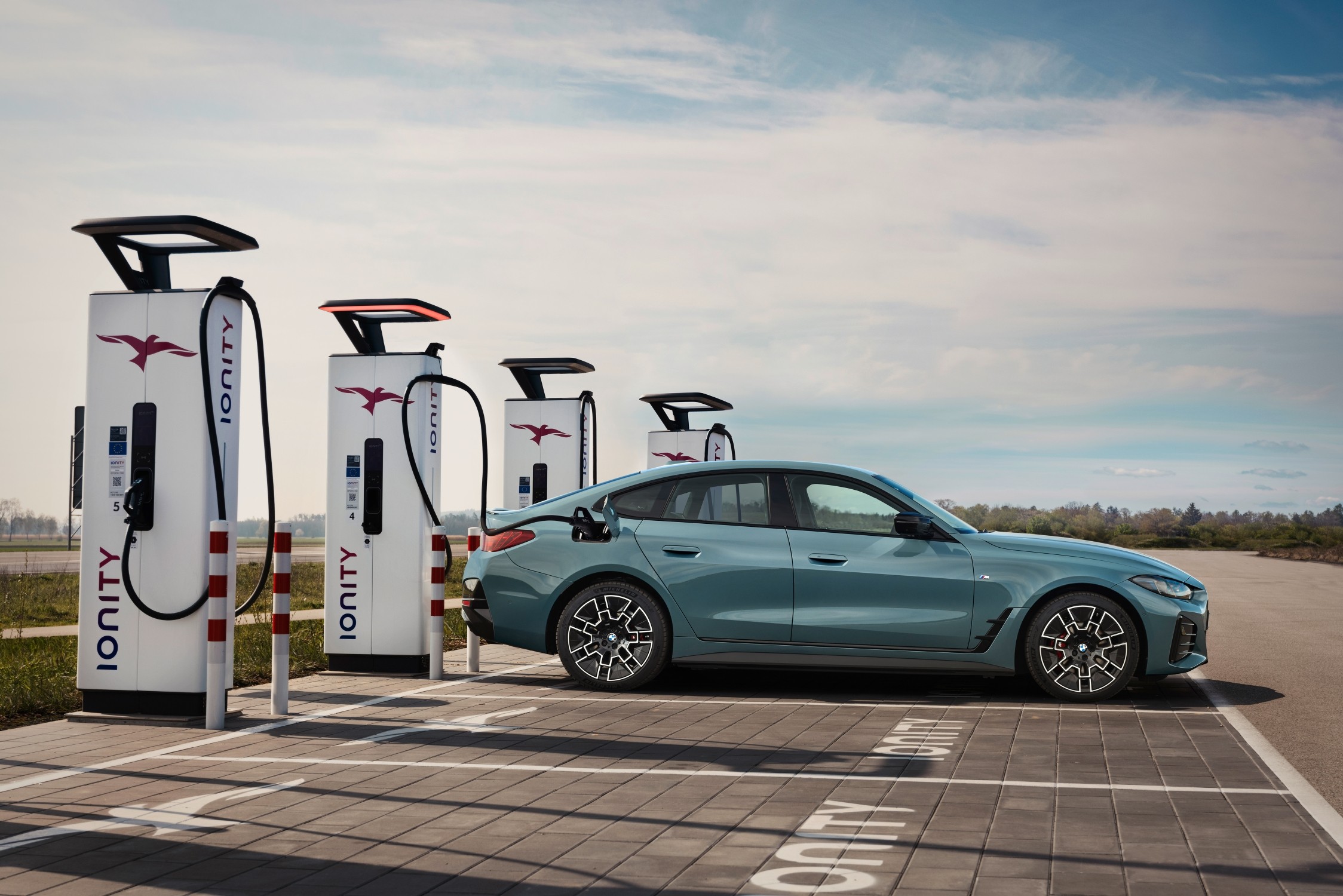 bmw-i4