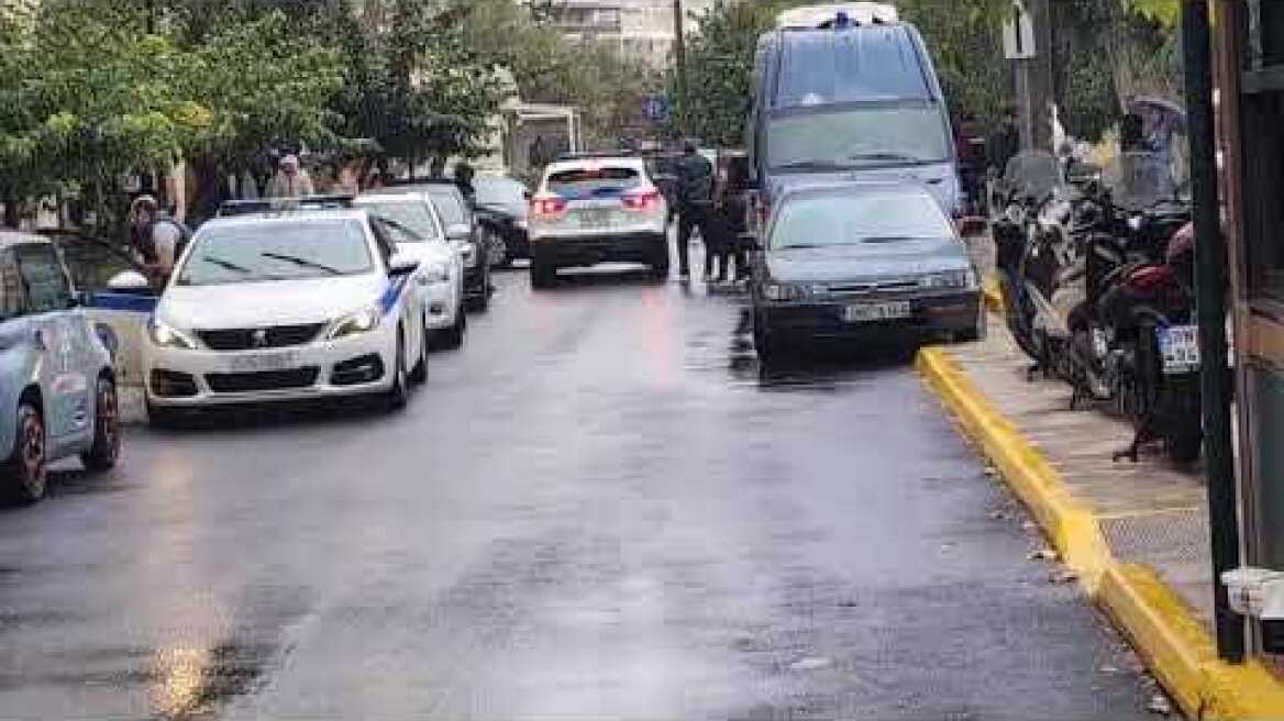 Στην Ευελπίδων ο Μπισμπίκης για το τροχαίο στη Φιλοθέη