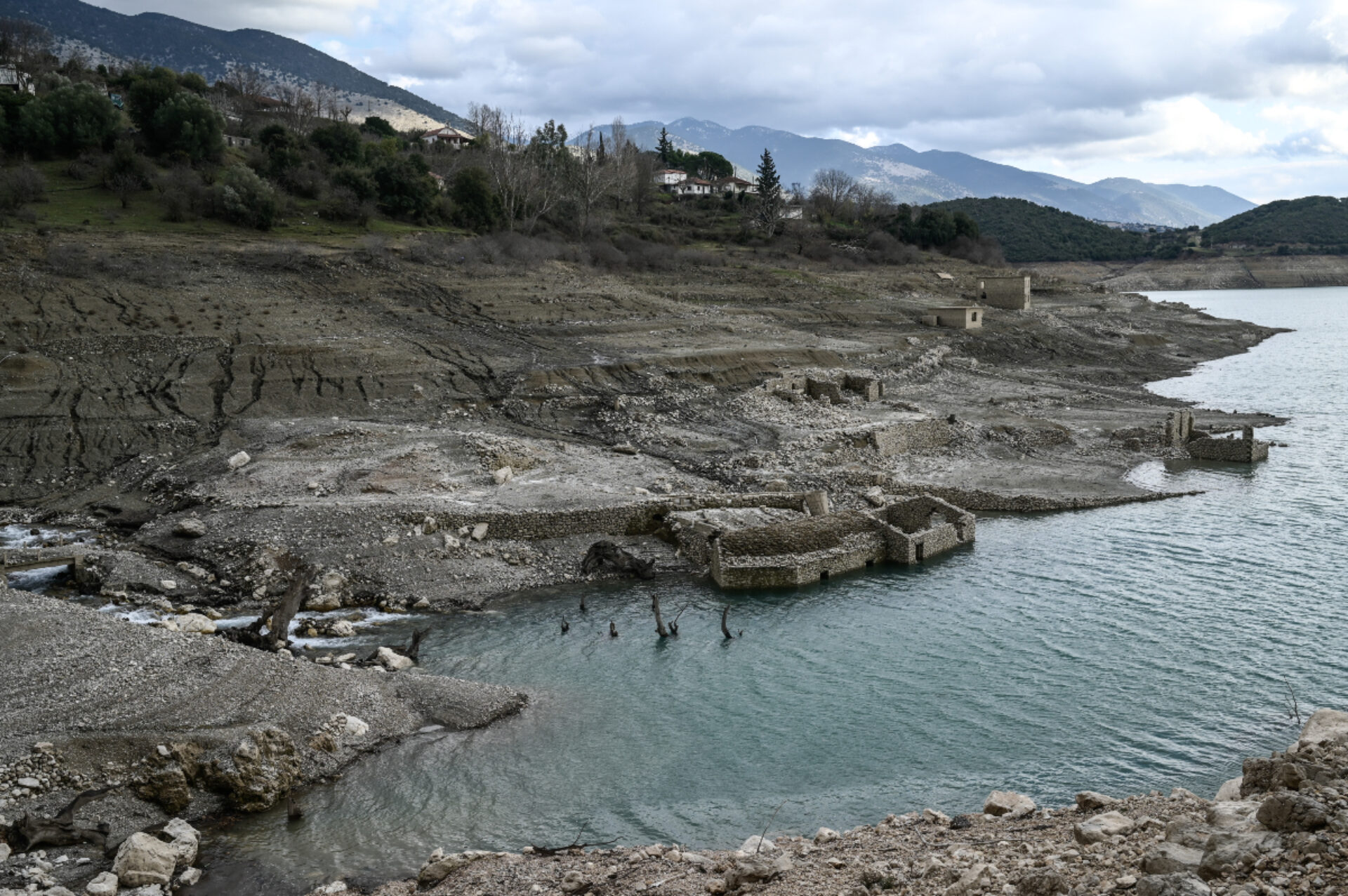 Καιρός: Βροχές και καταιγίδες σε λίγες ώρες – Ποιες περιοχές  χρειάζονται προσοχή