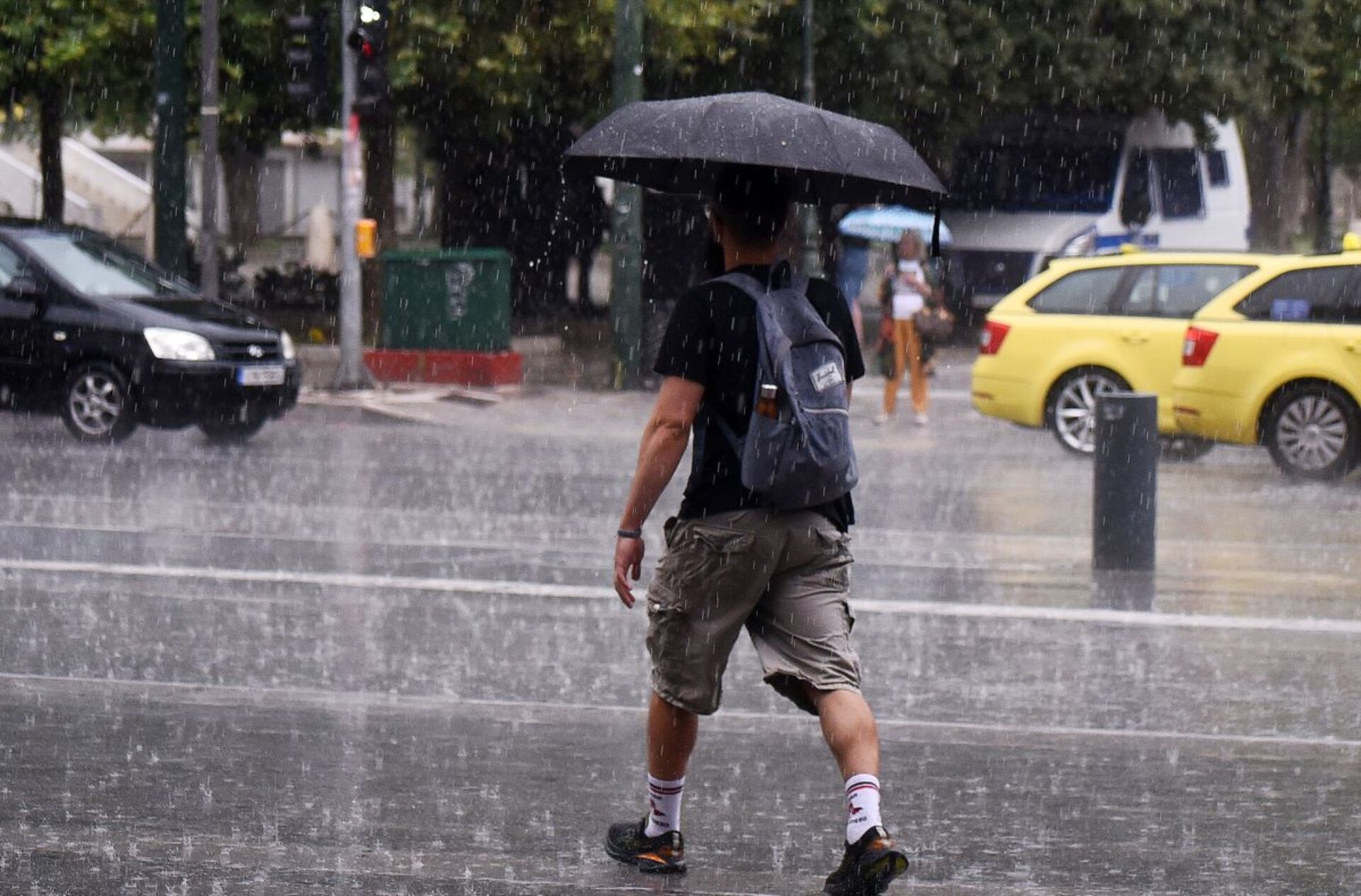 Καιρός: Πέφτει έως 8°C η θερμοκρασία, έρχονται καταιγίδες – Τι θα γίνει στην Αττική