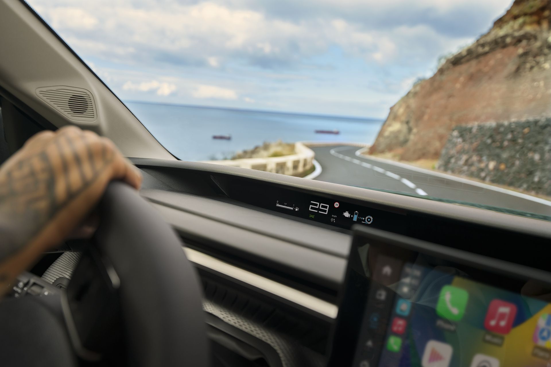 https://ellada.press/wp-content/uploads/2025/10/Στην-Ελλάδα-το-B-SUV-της-Citroen-που-καίει-364-ευρώ.jpg
