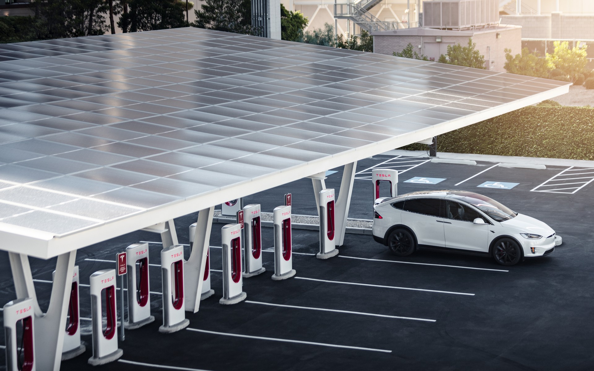 https://ellada.press/wp-content/uploads/2025/10/1759606400_924_Tesla-Βρήκαμε-πού-θα-βάλει-φορτιστές-Superchargers-στη-Θεσσαλονίκη.jpg