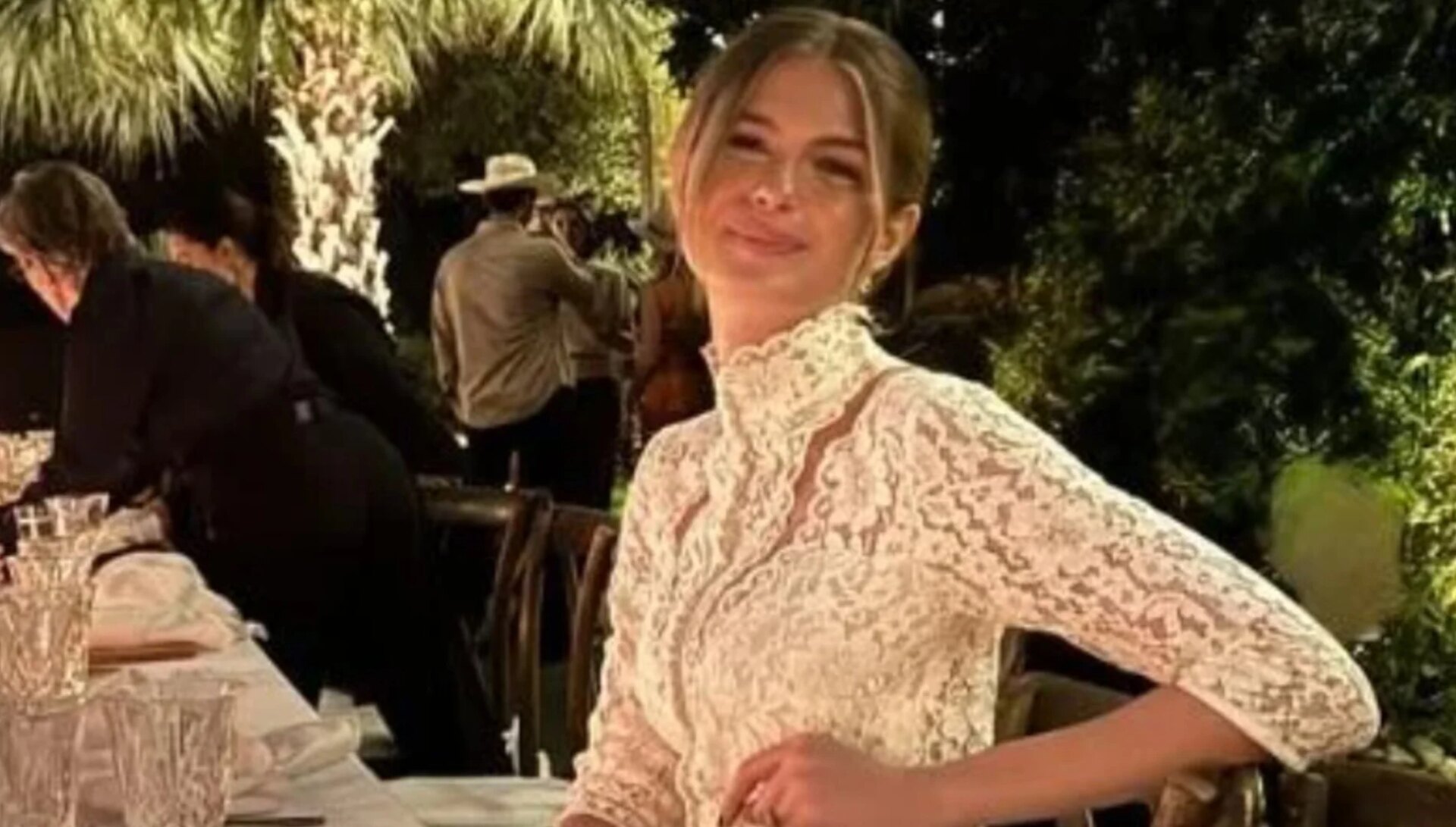 1761512716_Αμαλία-Κωστοπούλου-Μετά-τον-πολιτικό-γάμο-σειρά-είχε-ένα-λαμπερό.jpg