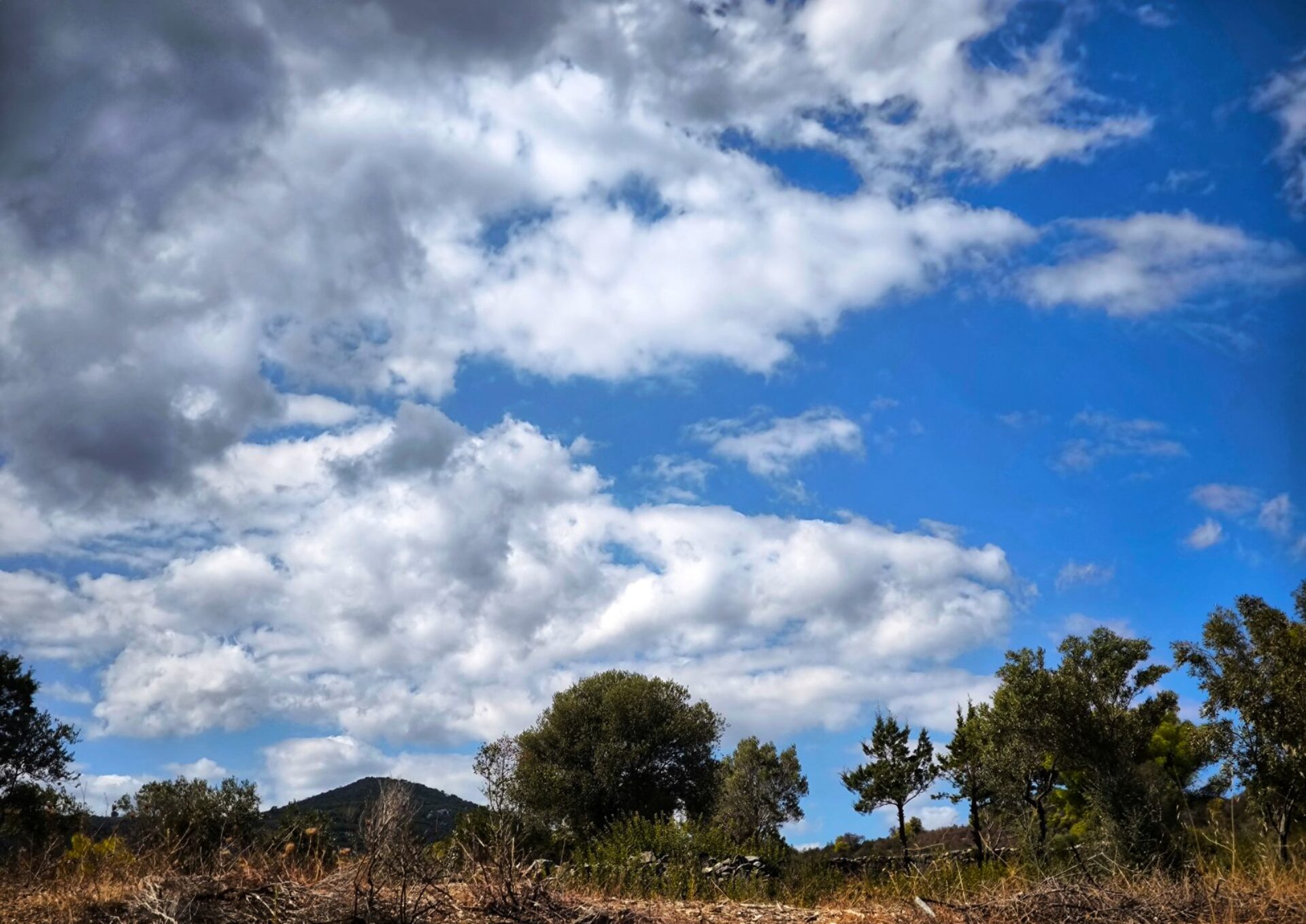 Καιρός: Πότε και πού χαλάει – Έρχονται βροχές και καταιγίδες