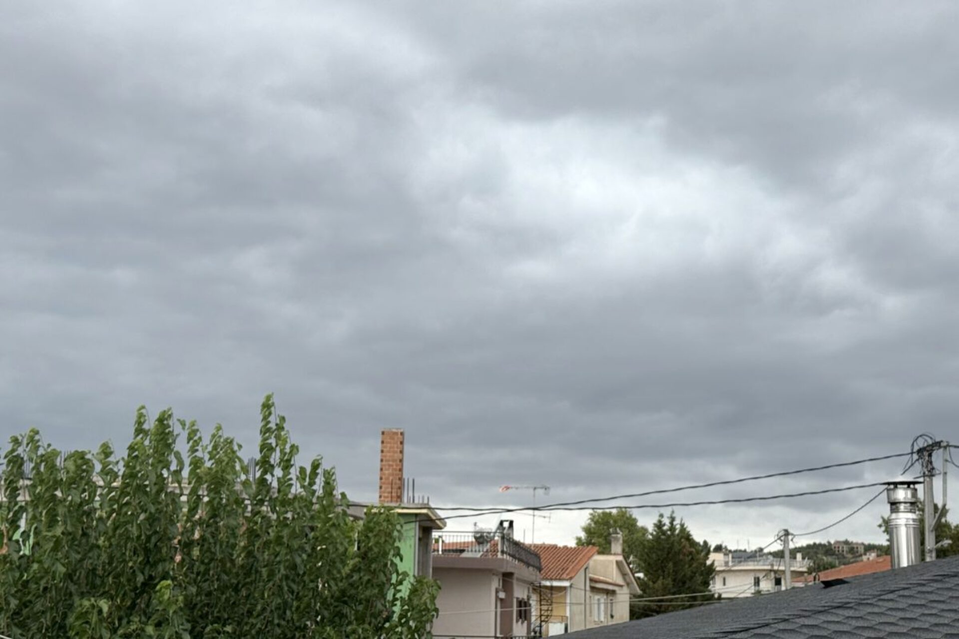 Καιρός: Βροχές και καταιγίδες σε ολόκληρη τη χώρα – Πέφτει η θερμοκρασία