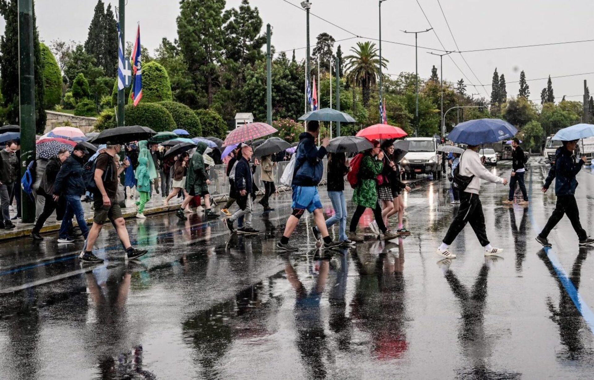 Καιρός-Πότε-και-πού-χαλάει-–-Έρχονται-βροχές-και-καταιγίδες.jpg Καιρός: Κακοκαιρία εξπρές, πώς θα είναι ο καιρός στην παρέλαση