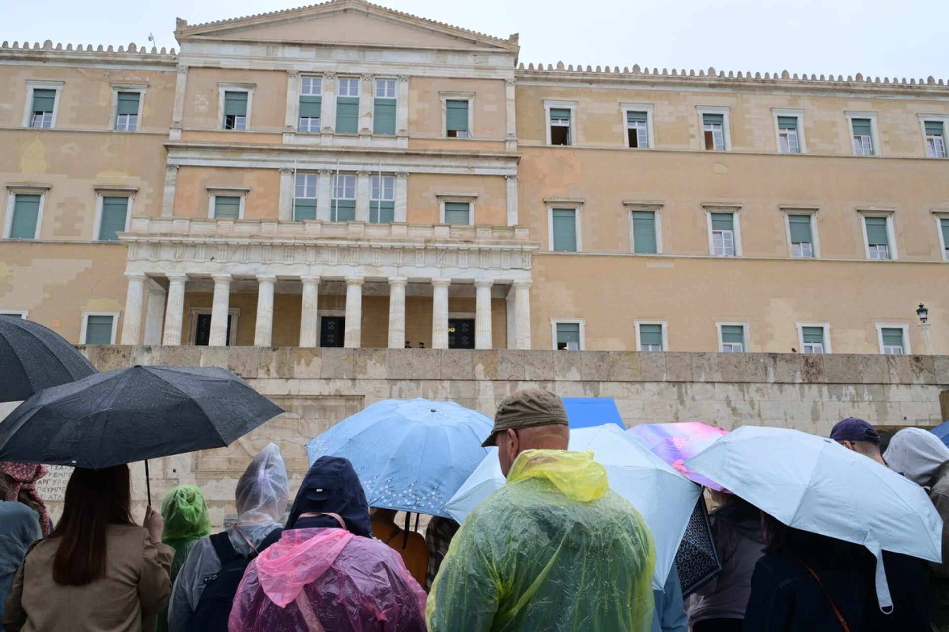 Καιρός: Έκτακτο δελτίο επιδείνωσης της ΕΜΥ – Οι περιοχές που είναι στο κόκκινο