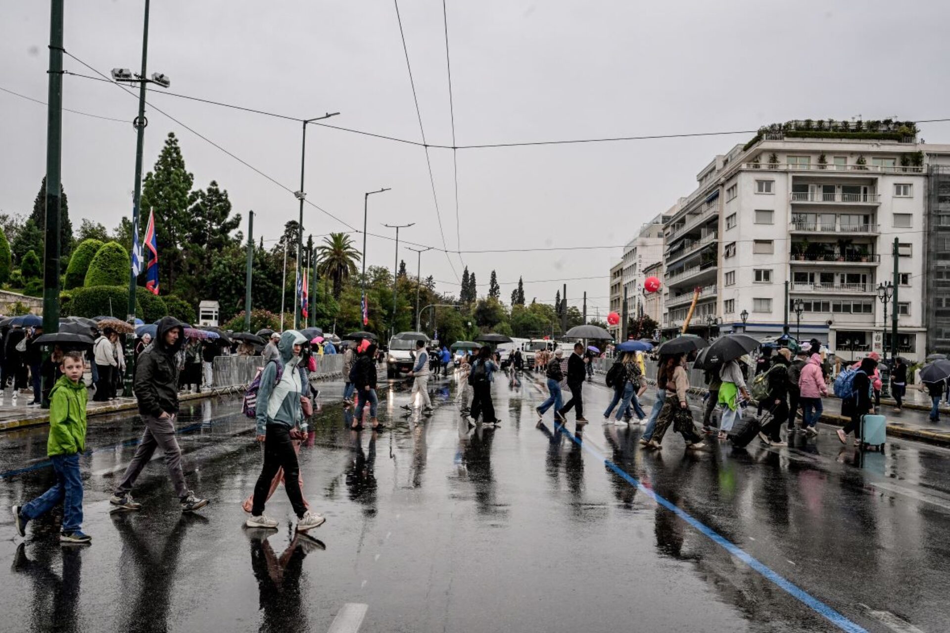 Καιρός-Χαλάει-τις-επόμενες-ώρες-–-Πότε-θα-έχουμε-βροχές.jpg Καιρός: Ήλιος με δόντια – Πού θα βρέξει αύριο, τι να περιμένουμε το Σαββατοκύριακο
