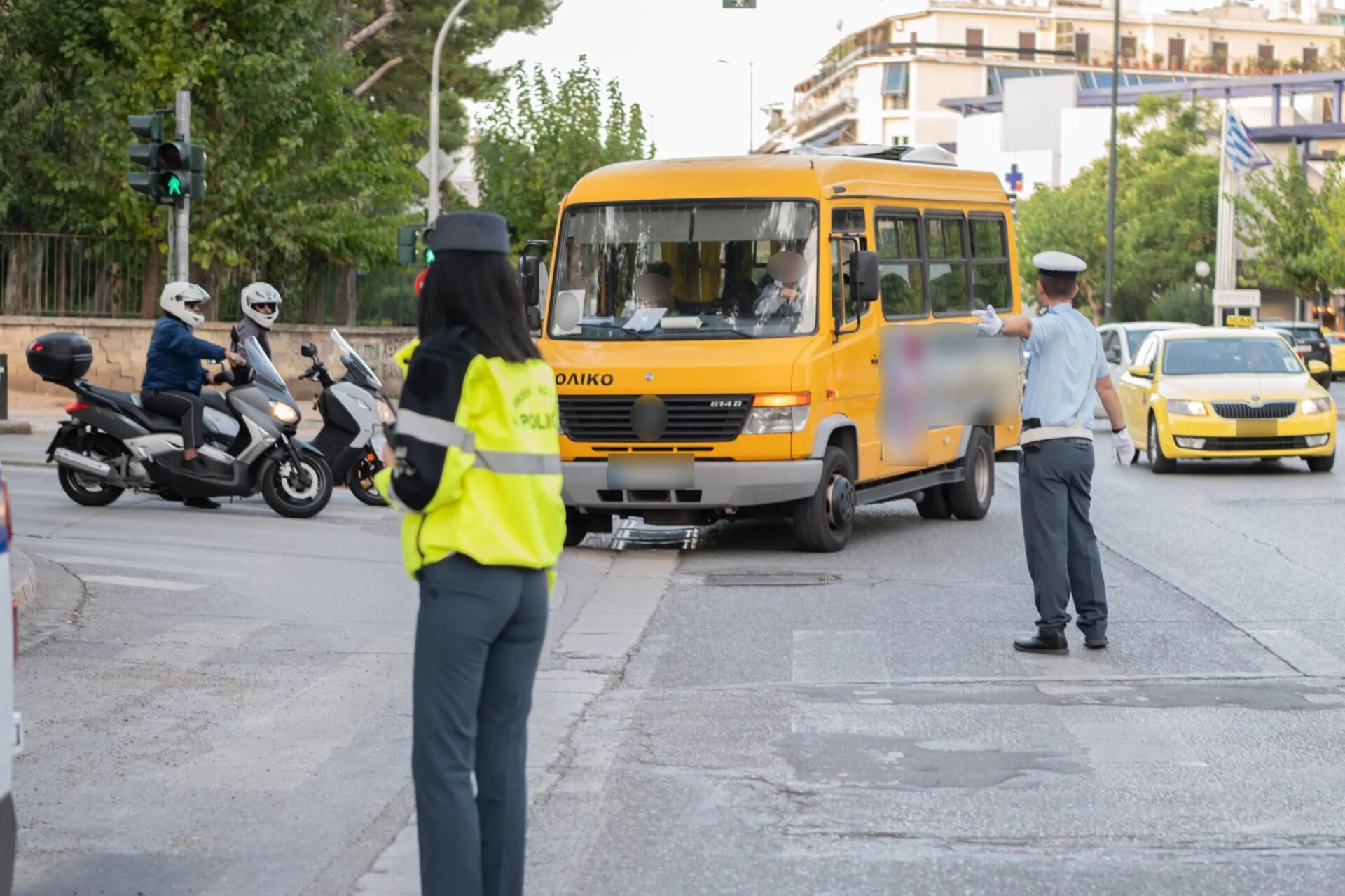 Σχολικά-λεωφορεία-SOS-Πάνω-από-240-κλήσεις-έκοψε-η-Τροχαία.jpg