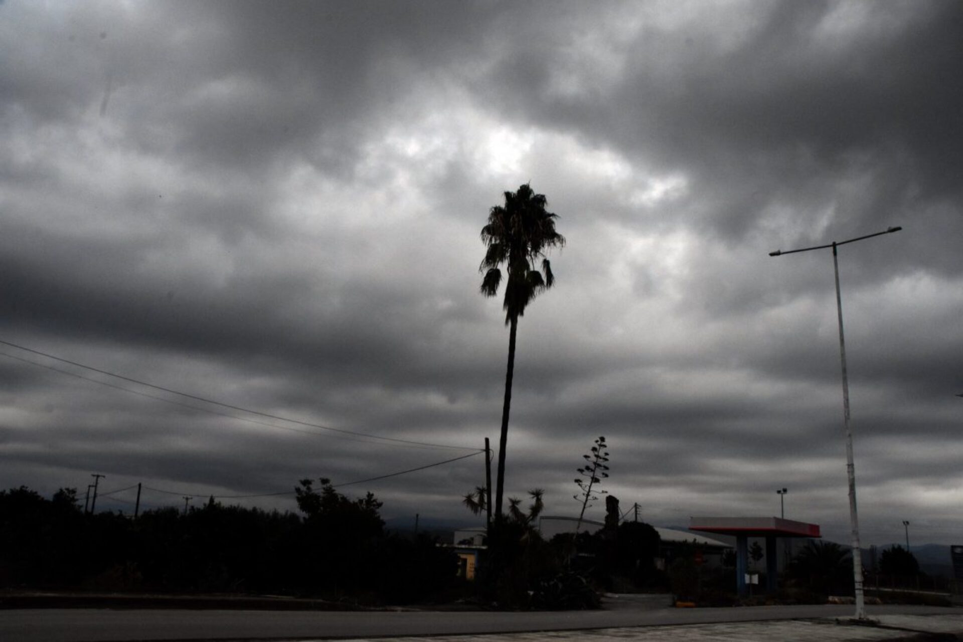 Καιρός: Σαββατοκύριακο με ηλιοφάνεια αλλά ο Ηρακλής φέρνει την βαρυχειμωνιά