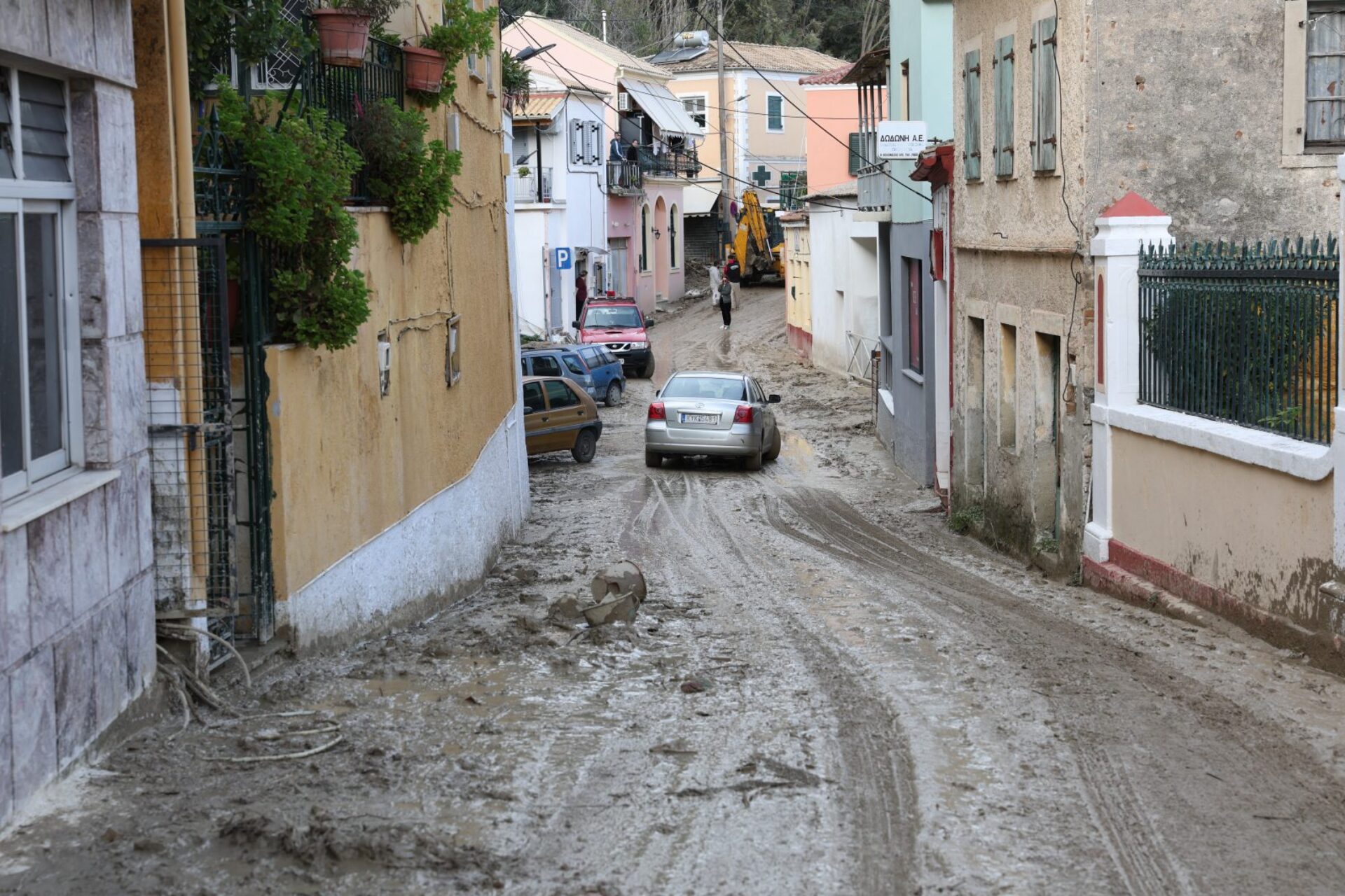 Καιρός: Βροχές και καταιγίδες τις επόμενες ώρες – Οι περιοχές που θα «μουλιάσουν»