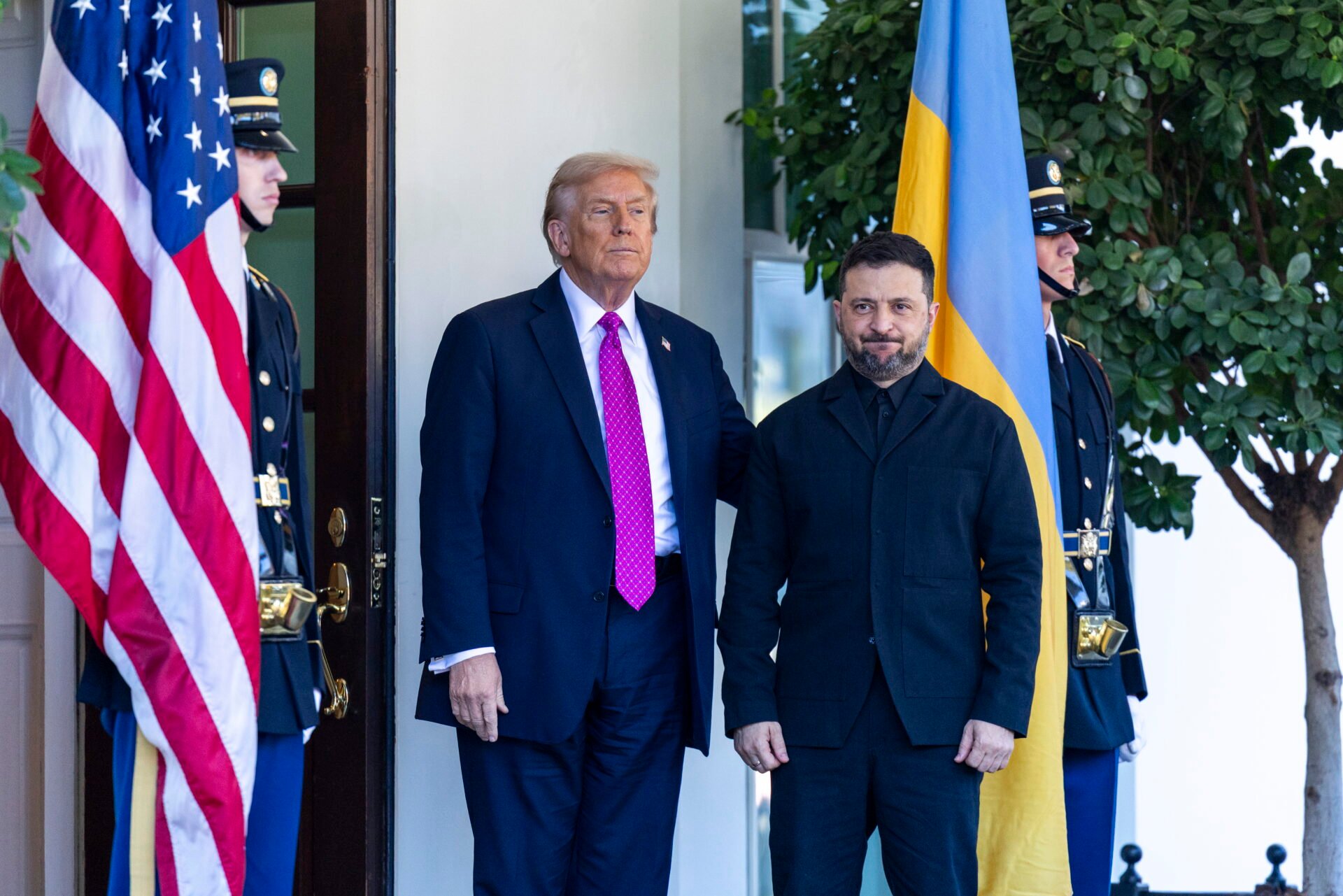 Τραμπ προς Ζελένσκι και Ευρώπη: «Αποδεχτείτε το σχέδιο ή μένετε μόνοι σας»
