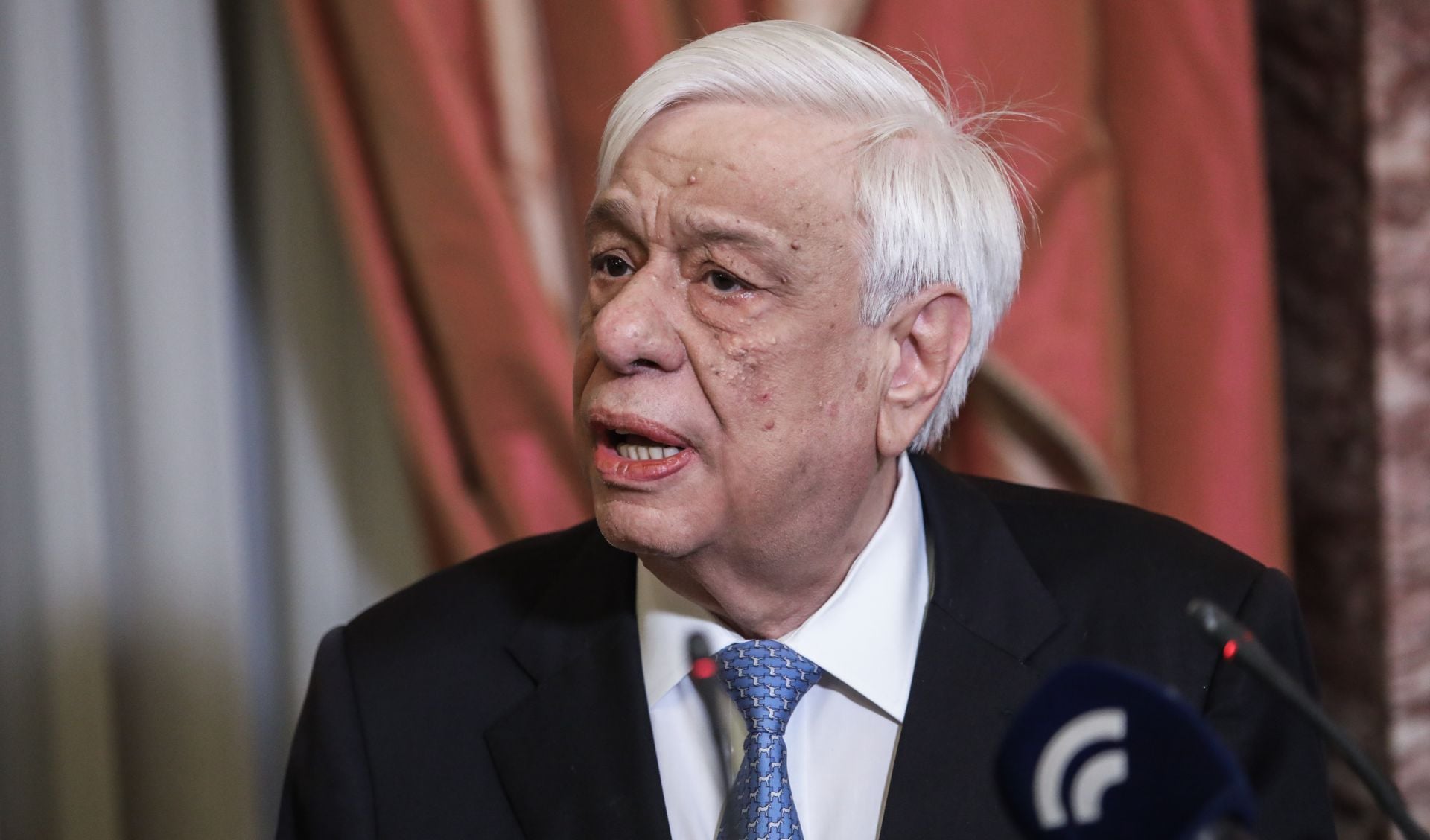 Κεραυνοί Παυλόπουλου κατά Τομ Μπάρακ: Καλεί την Κίμπερλι να πάρει θέση