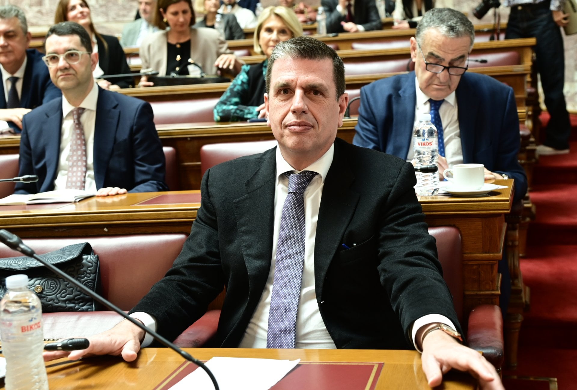 &laquo;&Pi;&lambda;&alpha;&kappa;ώ&theta;&eta;&kappa;&alpha;&nu;&raquo; &Kappa;&alpha;&iota;&rho;ί&delta;&eta;&sigmaf;-&Delta;&alpha;&beta;ά&kappa;&eta;&sigmaf;