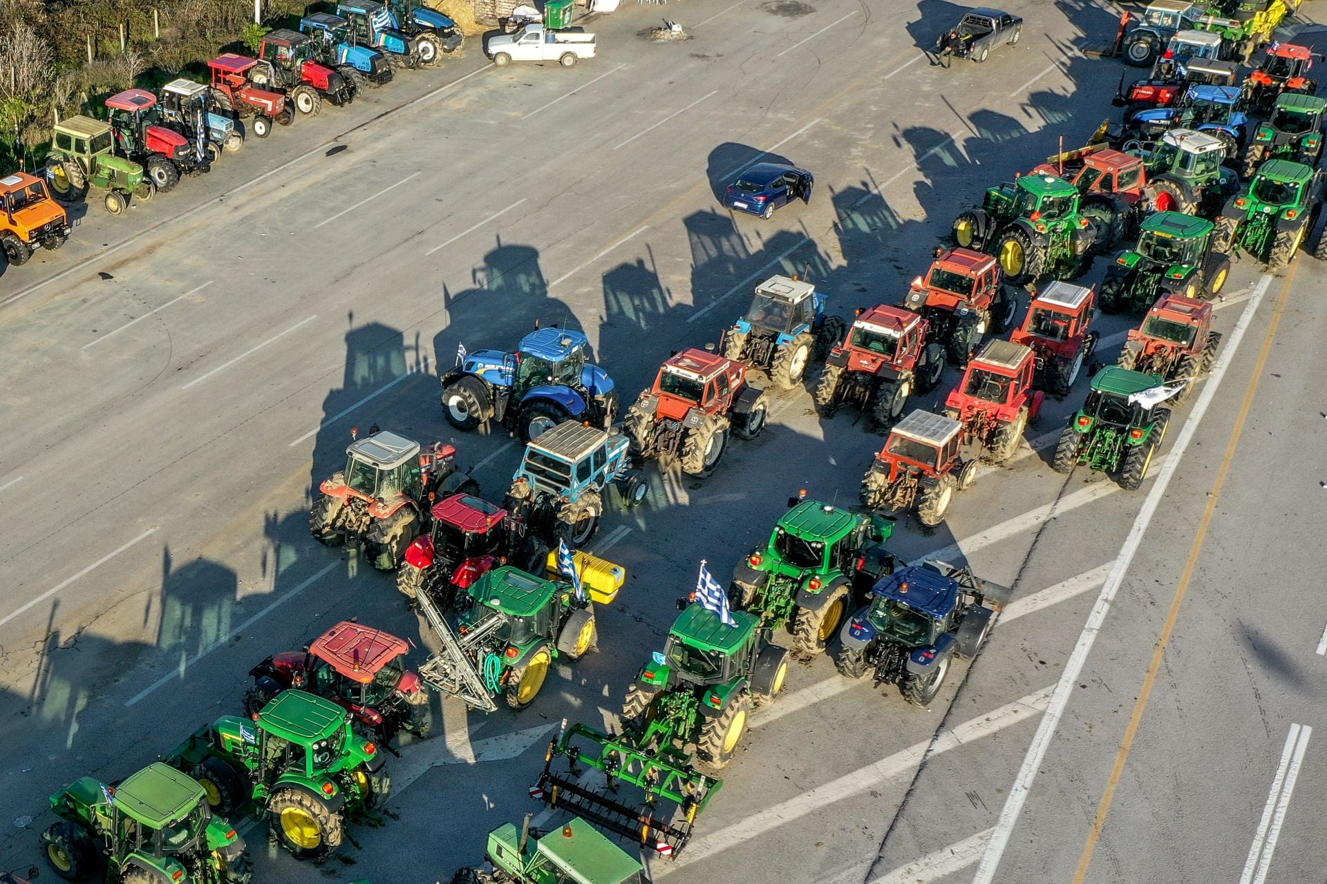 Κορυφώνουν την πίεση οι αγρότες – Αποφασισμένοι να αποκλείσουν το λιμάνι του Βόλου