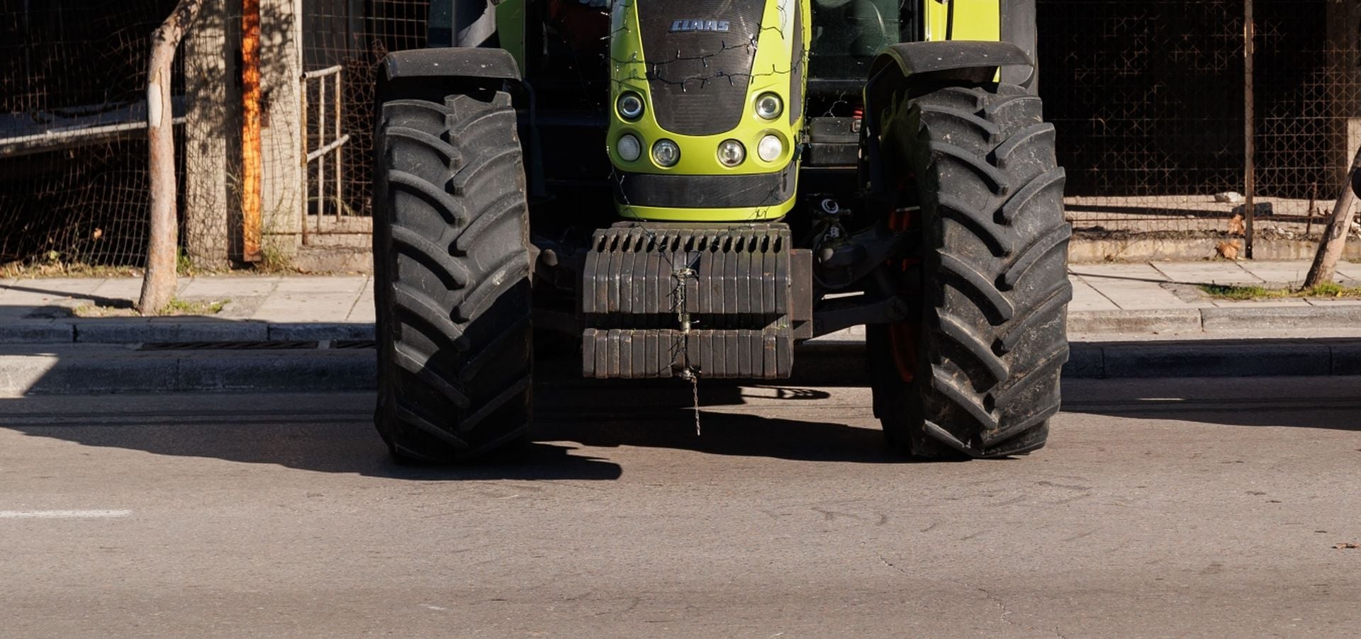 Όταν οι γαλάζιοι ISIS ζητούσαν «να καεί το μπουρδελ.. η Βουλή» με τον «Εσκομπάρ» στο σαλόνι…