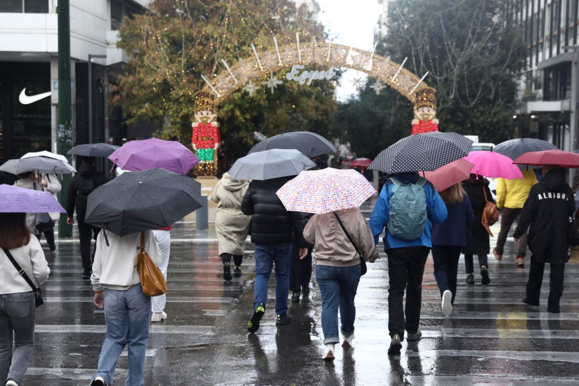 Καιρός: Έκτακτο δελτίο της ΕΜΥ για τη νέα κακοκαιρία – Κόκκινη προειδοποίηση και για την Αττική