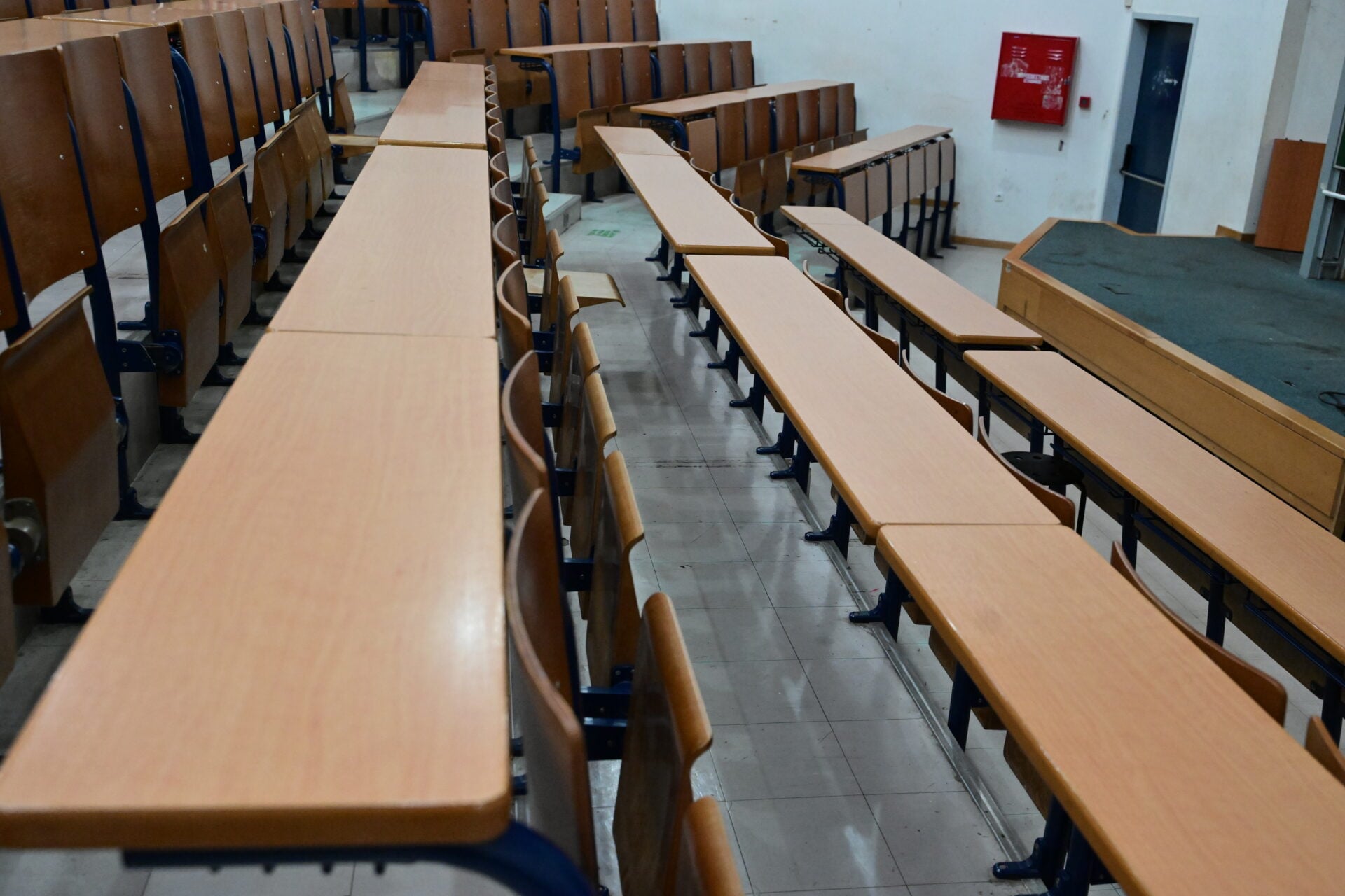 Χαμός στο ΕΜΠ για τα μάτια μιας φοιτήτριας – Καθηγητής μηδενίζει γραπτό και ξεσπά «πόλεμος»