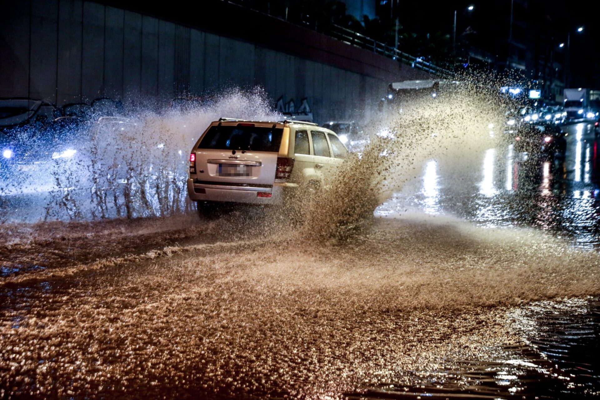 Κακοκαιρία Byron: Προειδοποίηση Καλλιάνου για τεράστιες ποσότητες νερού στην Αττική