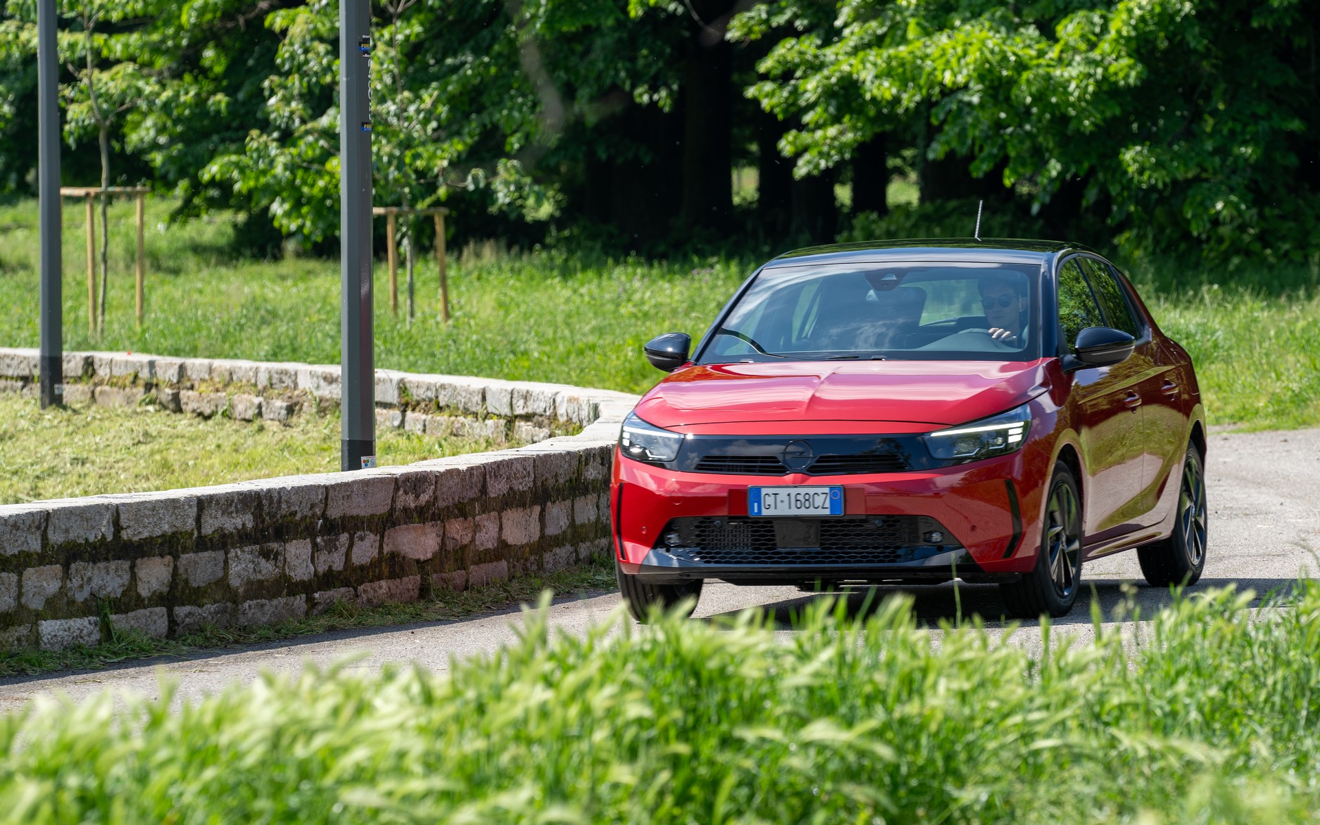 https://ellada.press/wp-content/uploads/2025/12/Φθηνότερο-2500-ευρώ-το-best-seller-της-Opel-Κάτω.jpg