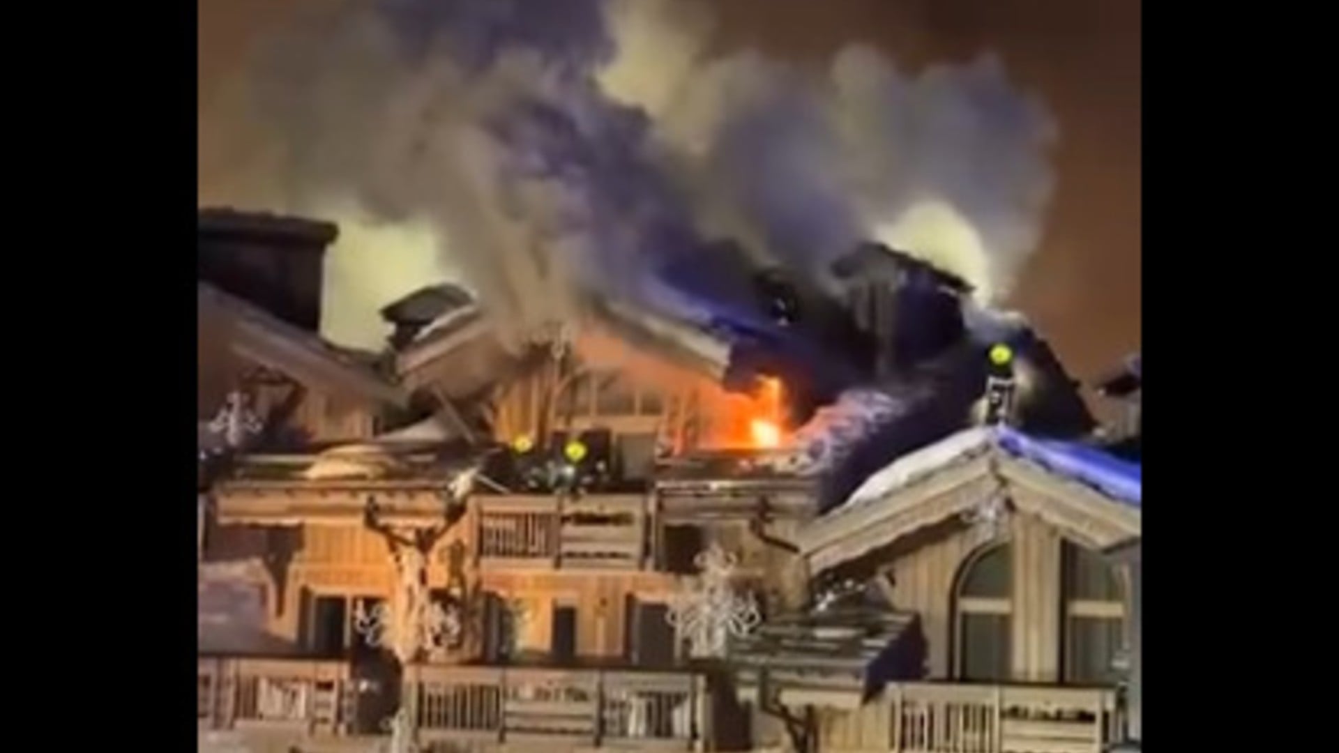 &Epsilon;&phi;&iota;ά&lambda;&tau;&eta;&sigmaf; &sigma;&tau;&iota;&sigmaf; Ά&lambda;&pi;&epsilon;&iota;&sigmaf;: &Pi;&omicron;&lambda;&upsilon;&tau;&epsilon;&lambda;έ&sigmaf; &xi;&epsilon;&nu;&omicron;&delta;&omicron;&chi;&epsilon;ί&omicron; &pi;&alpha;&rho;&alpha;&delta;ό&theta;&eta;&kappa;&epsilon; &sigma;&tau;&iota;&sigmaf; &phi;&lambda;ό&gamma;&epsilon;&sigmaf;