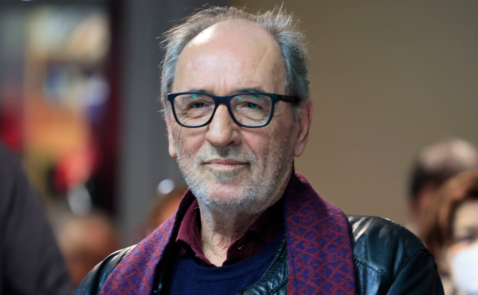 &Omicron; &Gamma;&iota;ώ&rho;&gamma;&omicron;&sigmaf; &Sigma;&tau;&alpha;&theta;ά&kappa;&eta;&sigmaf; &gamma;&iota;&alpha; &tau;&eta;&nu; &Kappa;&alpha;&rho;&upsilon;&sigma;&tau;&iota;&alpha;&nu;&omicron;ύ: &laquo;&Kappa;&lambda;ί&nu;&epsilon;&iota; &sigma;&tau;&omicron; &mu;&epsilon;&gamma;ά&lambda;&omicron; &kappa;&omicron;&iota;&nu;ό &pi;&omicron;&upsilon; έ&chi;&epsilon;&iota; &delta;&iota;&alpha;&mu;&omicron;&rho;&phi;&omega;&theta;&epsilon;ί &sigma;&tau;&eta;&nu; &alpha;&kappa;&rho;&omicron;&delta;&epsilon;&xi;&iota;ά&raquo;