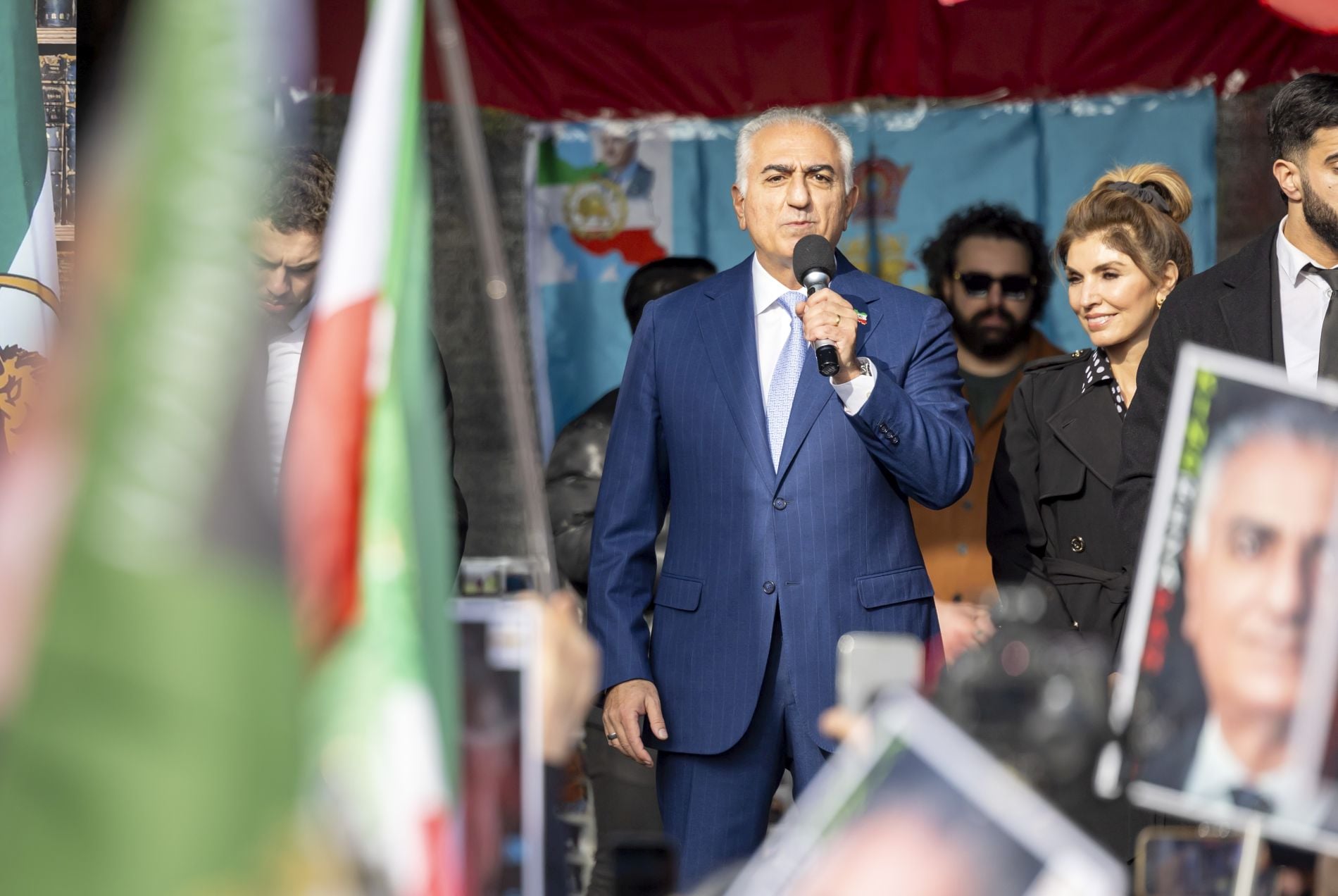 &Rho;&epsilon;&zeta;ά &Pi;&alpha;&chi;&lambda;&alpha;&beta;ί: &Pi;&omicron;&iota;&omicron;&sigmaf; &epsilon;ί&nu;&alpha;&iota; &omicron; &epsilon;&pi;ί&delta;&omicron;&xi;&omicron;&sigmaf; &mu;&omicron;&nu;ά&rho;&chi;&eta;&sigmaf; &pi;&omicron;&upsilon; &pi;&epsilon;&rho;&iota;&mu;έ&nu;&epsilon;&iota; &tau;&eta;&nu; &pi;&tau;ώ&sigma;&eta; &tau;&omicron;&upsilon; &Alpha;&lambda;ί &Chi;&alpha;&mu;&epsilon;&nu;&epsilon;ΐ