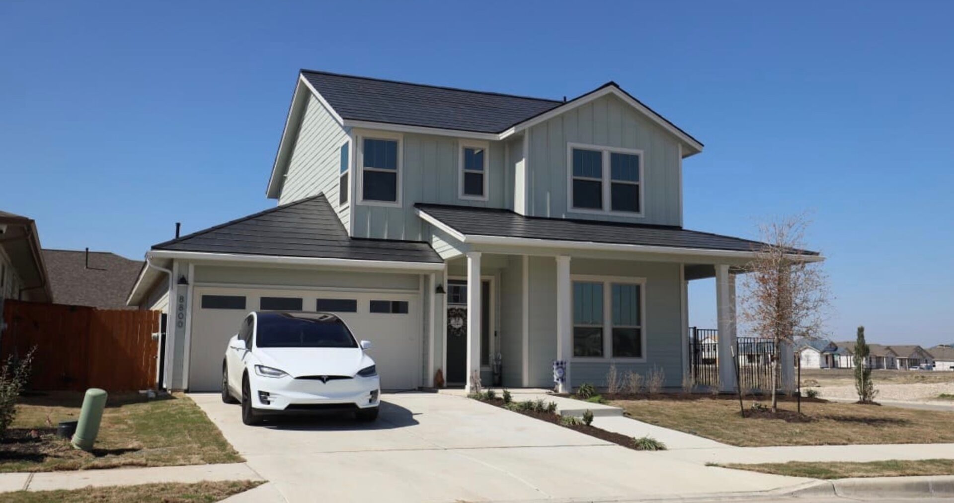 tesla-geitonia-solar-roof-powerwall-2