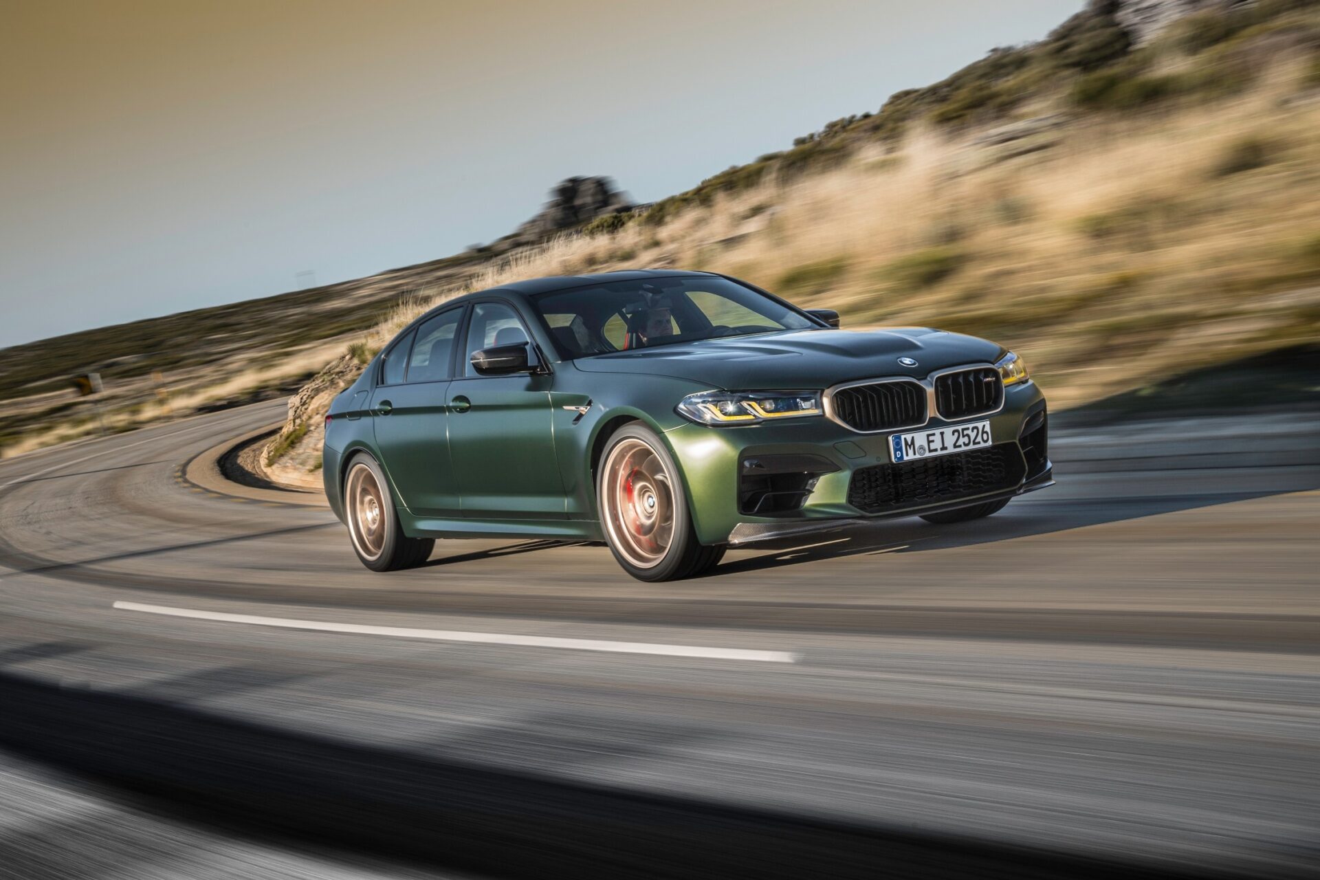 bmw-m5-cs