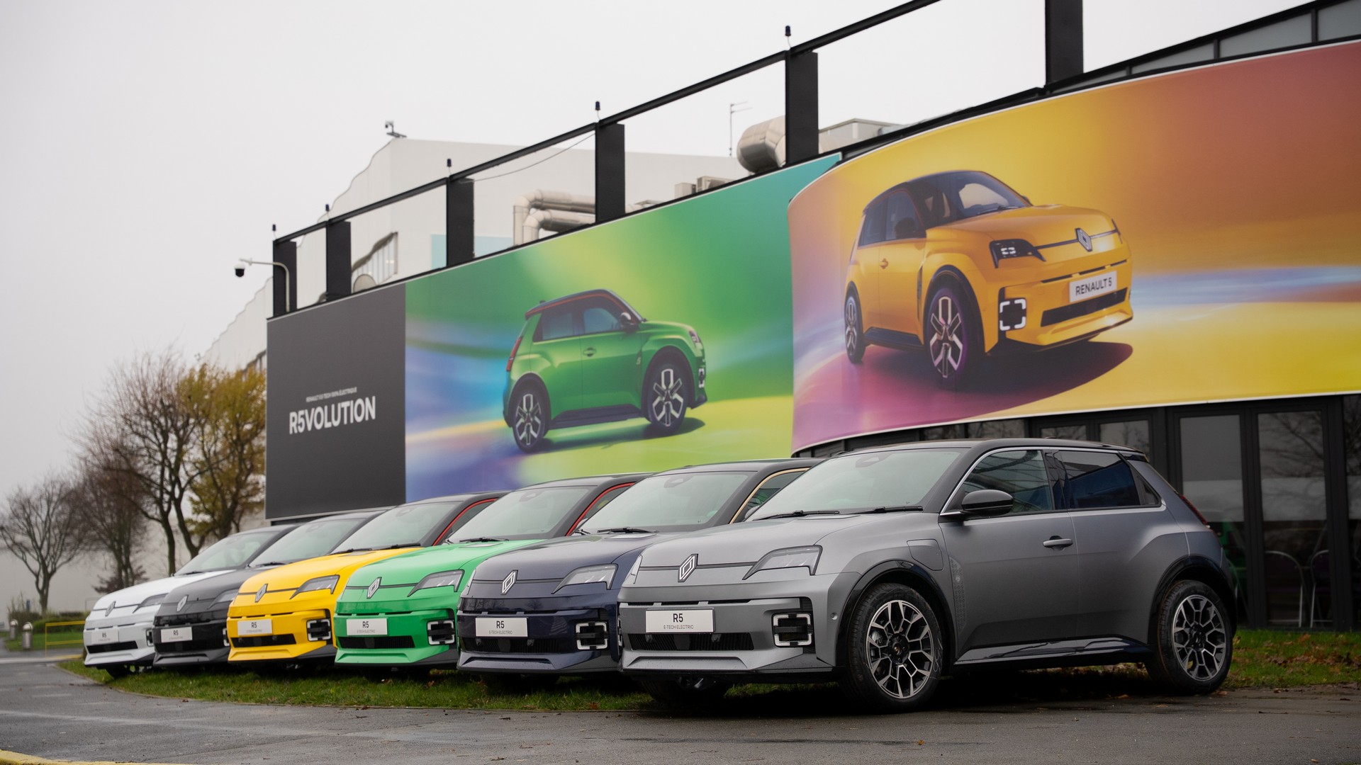 https://ellada.press/wp-content/uploads/2026/01/Ανάρπαστο-το-Renault-5-Σε-ποια-χώρα-οδηγοί-το-απέκτησαν.jpg