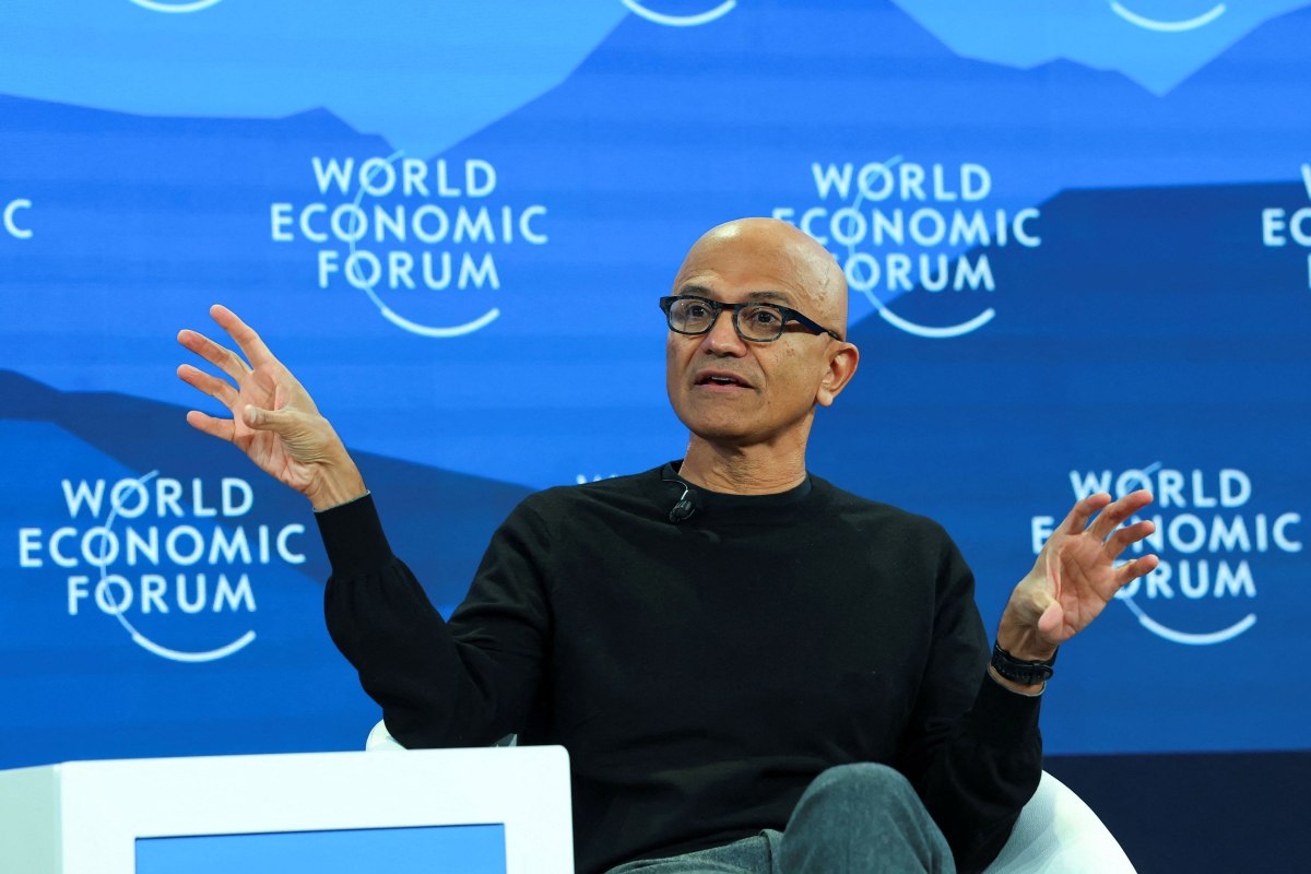 Ο διευθύνων σύμβουλος της Microsoft Σάτια Ναντέλα στο Νταβός της Ελβετίας στις 20 Ιανουαρίου 2026 (Reuters)