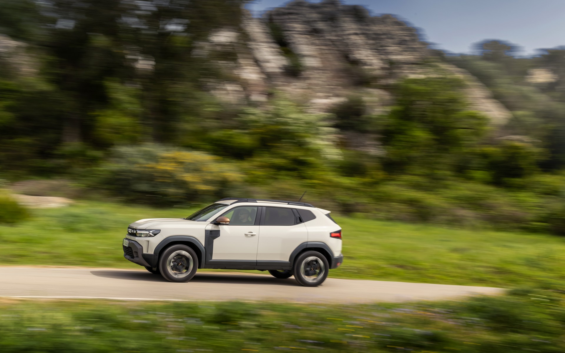 https://ellada.press/wp-content/uploads/2026/01/Νέο-Dacia-Duster-Η-φθηνή-έκδοση-που-κάνει-1300-km.jpg