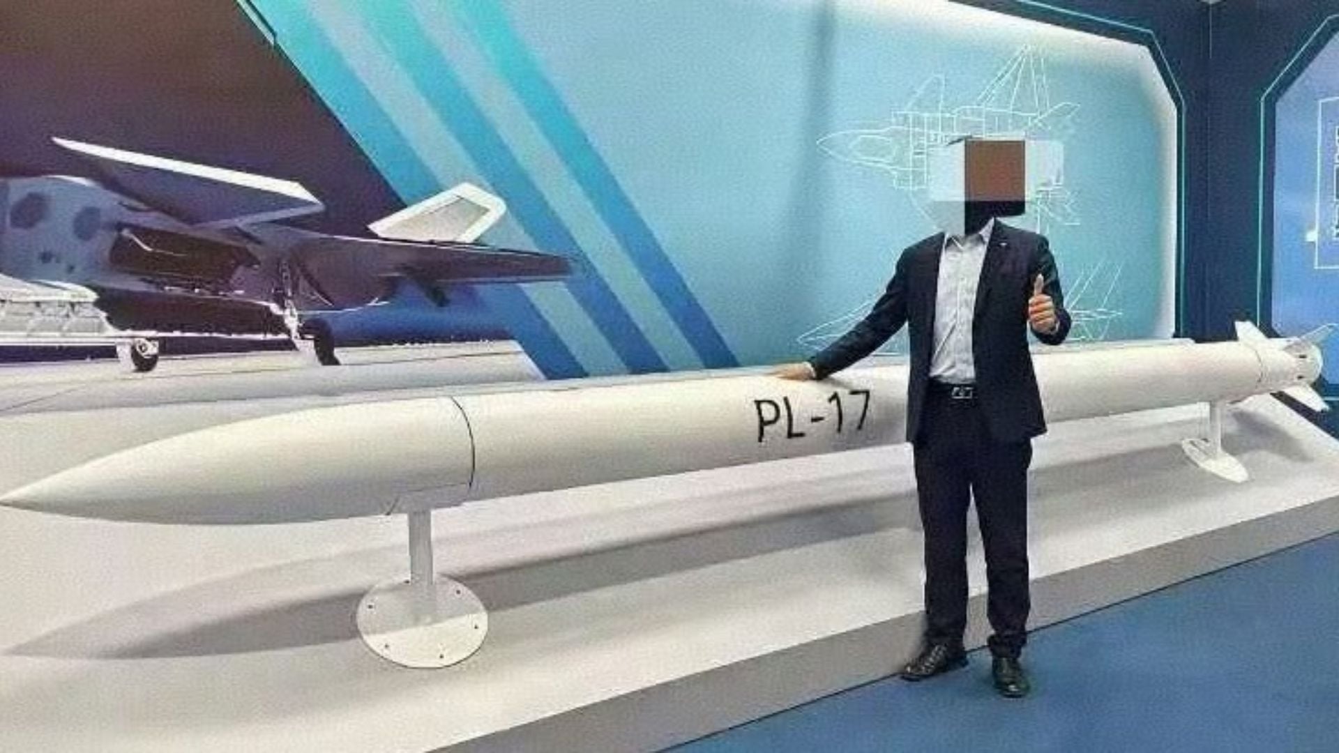 PL-17: Νέα φωτογραφία με τον «αόρατο» πύραυλο της Κίνας