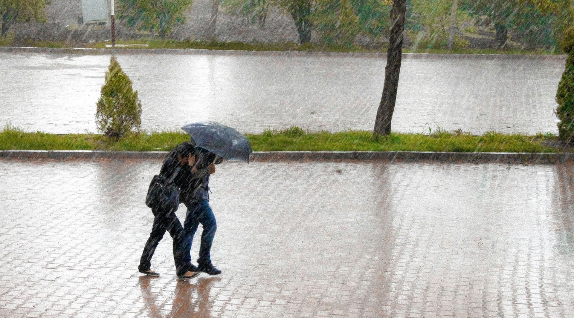 Καιρός: Ισχυρές καταιγίδες τις επόμενες ώρες – Δείτε live πού θα χτυπήσουν