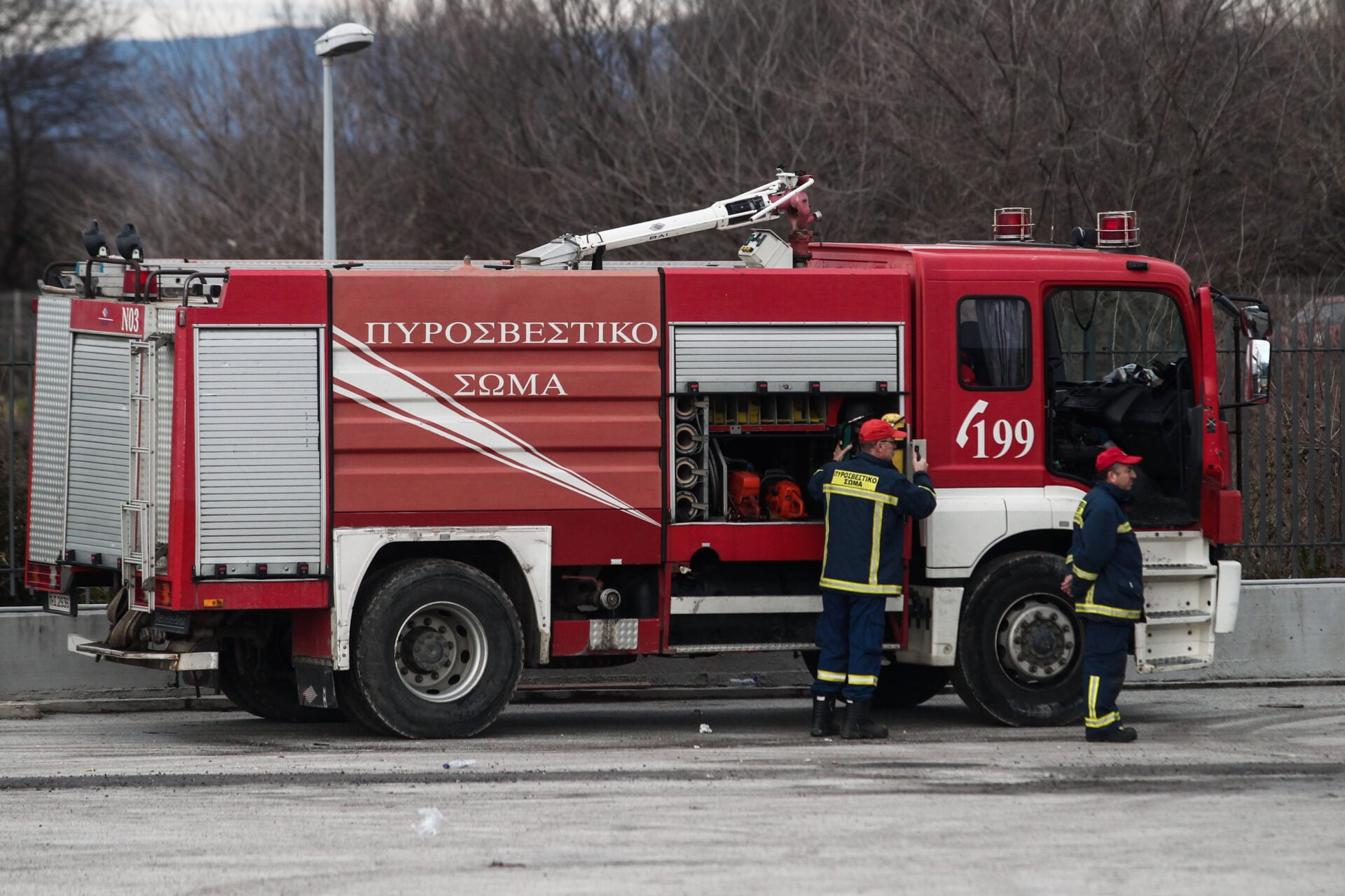 &Sigma;&tau;&iota;&sigmaf; &phi;&lambda;ό&gamma;&epsilon;&sigmaf; &epsilon;&rho;&gamma;&omicron;&sigma;&tau;ά&sigma;&iota;&omicron; &sigma;&tau;&eta;&nu; &Epsilon;&lambda;&epsilon;&upsilon;&sigma;ί&nu;&alpha; &tau;&alpha; &xi;&eta;&mu;&epsilon;&rho;ώ&mu;&alpha;&tau;&alpha; &ndash; &Iota;&sigma;&chi;&upsilon;&rho;ή &pi;&upsilon;&rho;&omicron;&sigma;&beta;&epsilon;&sigma;&tau;&iota;&kappa;ή &delta;ύ&nu;&alpha;&mu;&eta;