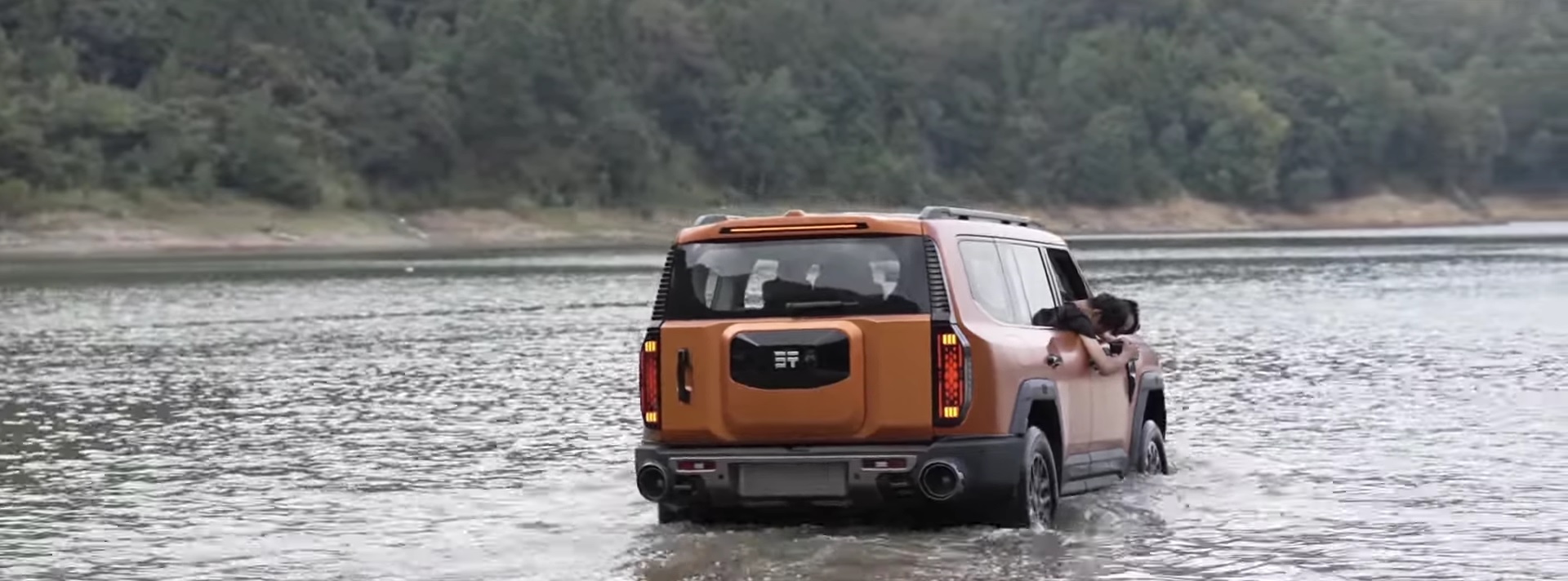 chery-Jetour-Zonghing-G700-turbine-tourmpina-tourmpines-nero-potami