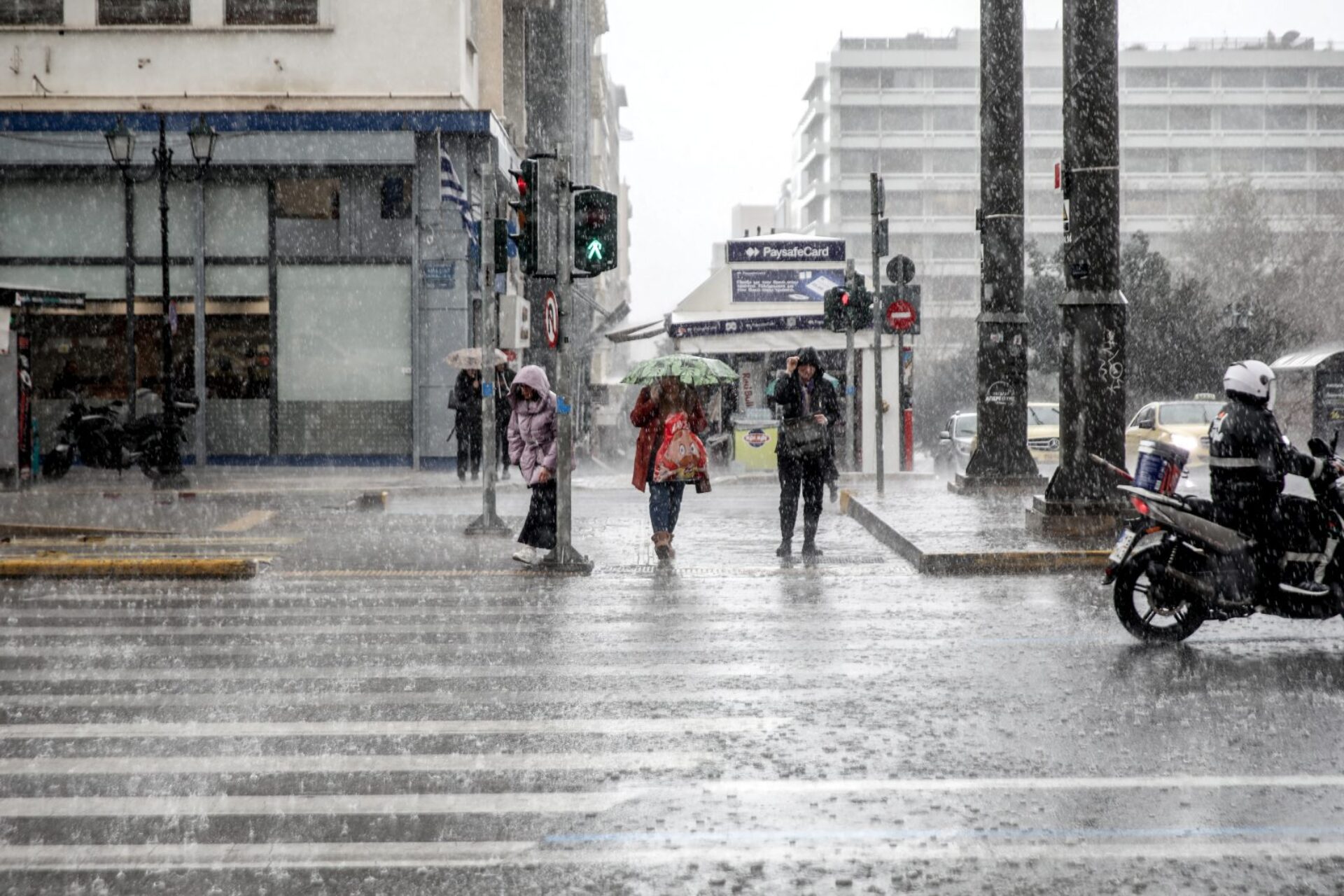  Κακοκαιρία: Έρχεται 10ημερο με καταιγίδες, νοτιάδες και αφρικανική σκόνη