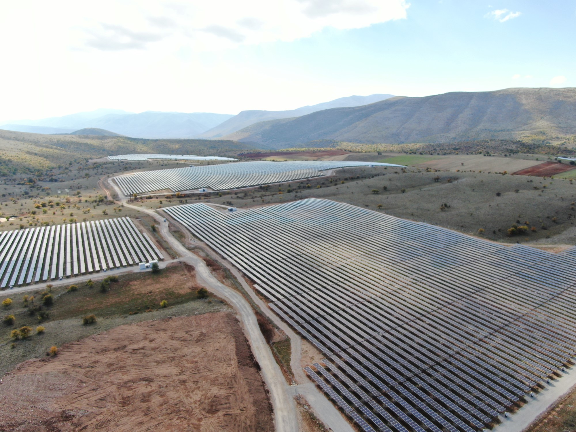 Sungrow-pv-photovoltaiko-photovoltaika-fotovoltaiko-fotovoltaika-parko-kozani-ape