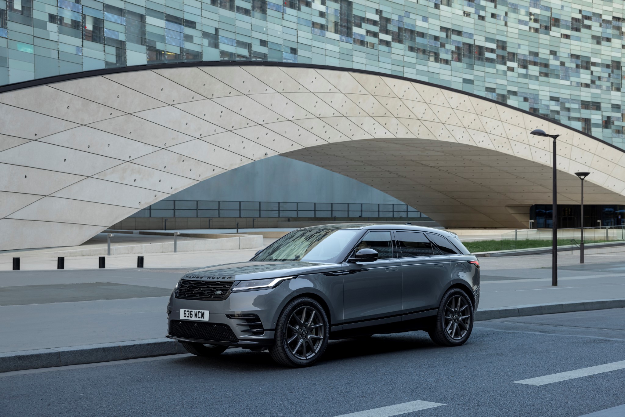 3-range-rover-velar-p400e-hse-dynamic