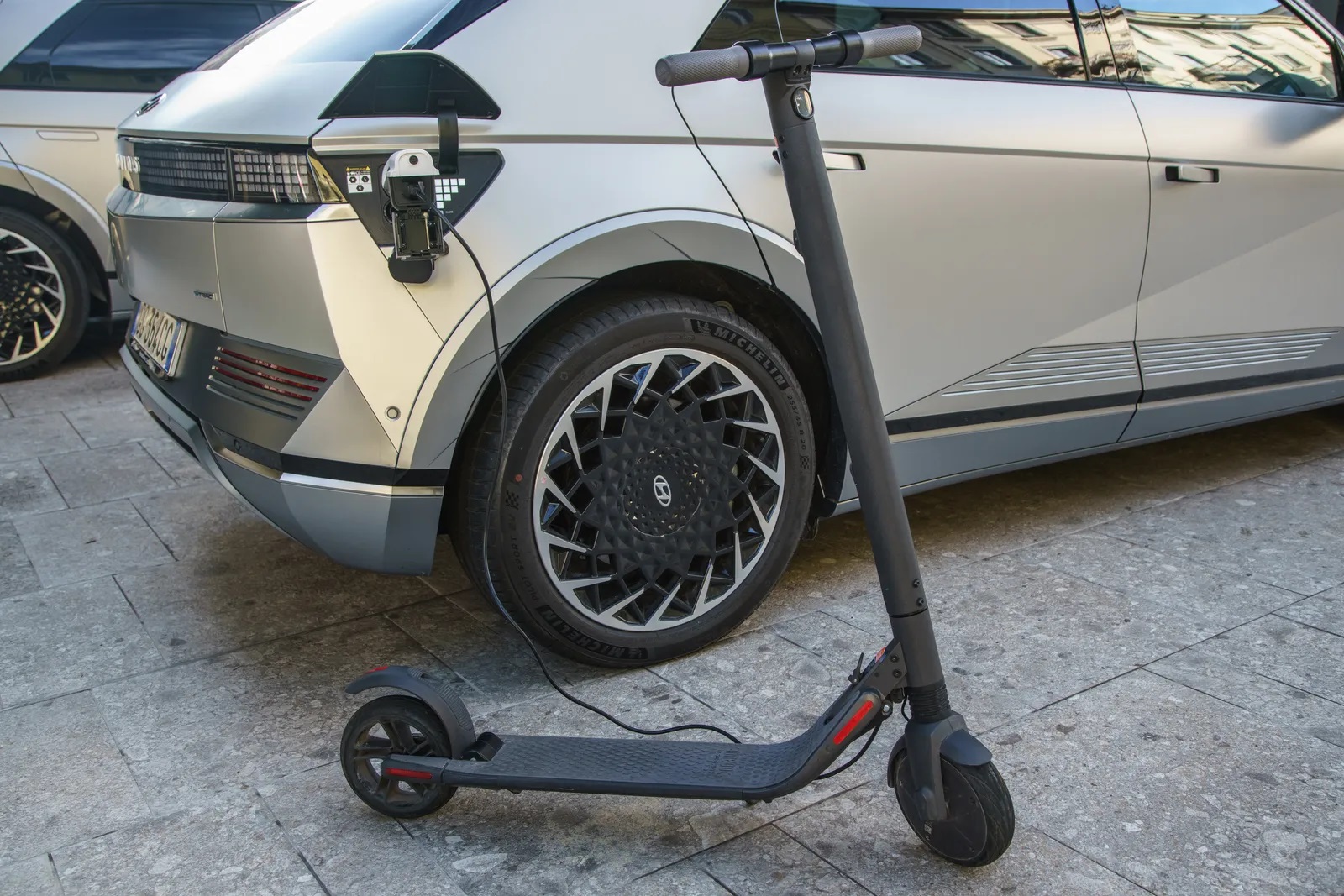 hyundai-ioniq-5-v2l-ilektriko-patini