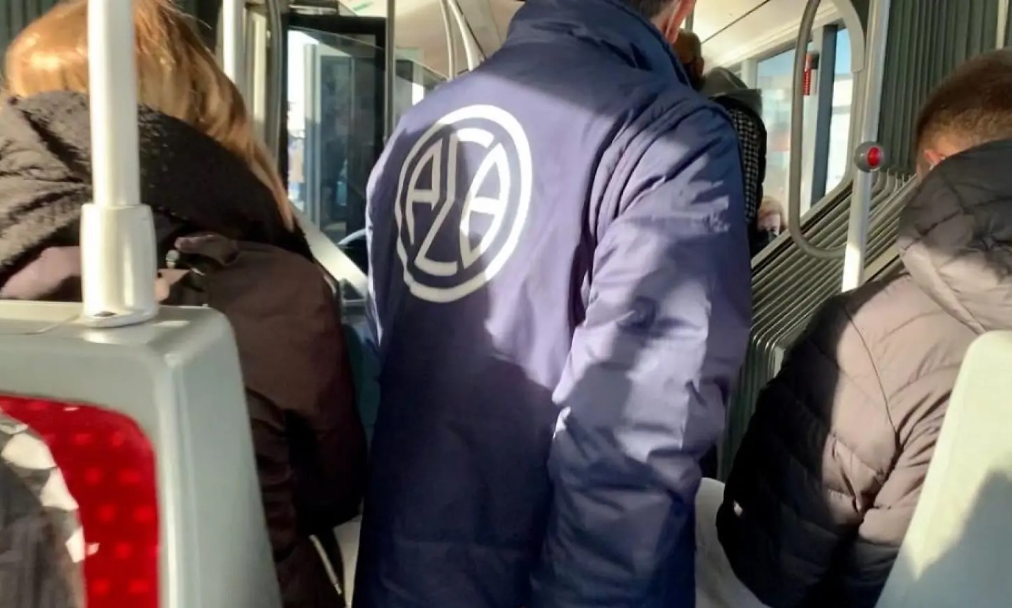 https://ellada.press/wp-content/uploads/2026/02/17χρονος-είχε-κατακλέψει-επιβάτες-λεωφορείων-–-Παριστάνοντας-τον-ελεγκτή.jpg