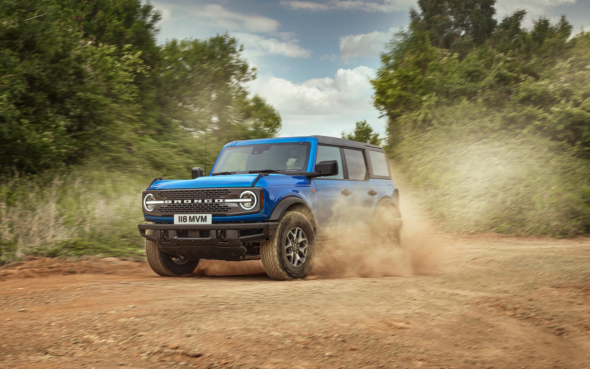 https://ellada.press/wp-content/uploads/2026/02/Ford-Bronco-–-Μπορώ-να-το-αγοράσω-στην-Ελλάδα-Πόσο.jpg