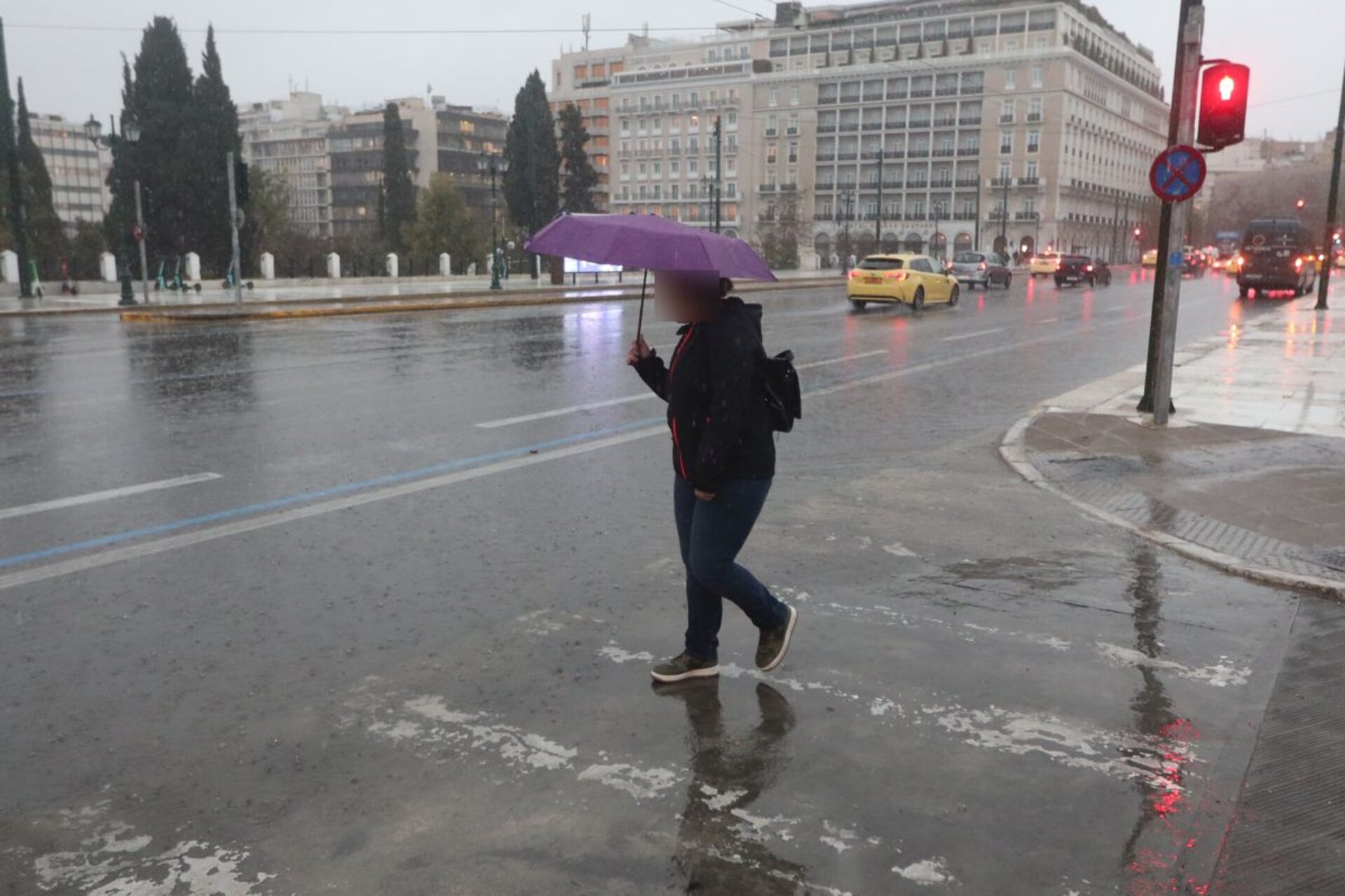 Αλλάζει ο καιρός: Καταιγίδες και νοτιάδες στη χώρα – Τι ώρα θα βρέξει στην Αττική