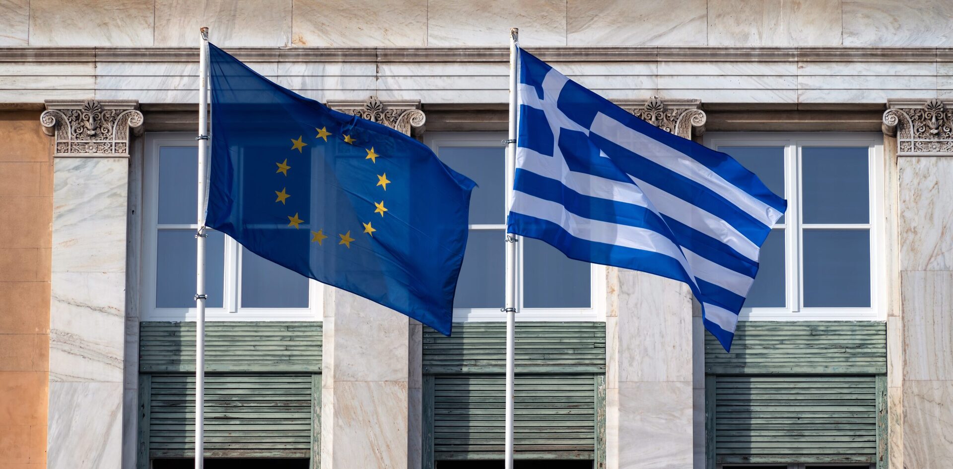 https://ellada.press/wp-content/uploads/2026/02/Η-ΕΕ-βάζει-νερό-στο-κρασί-της-–-Αλλάζει-το.jpg