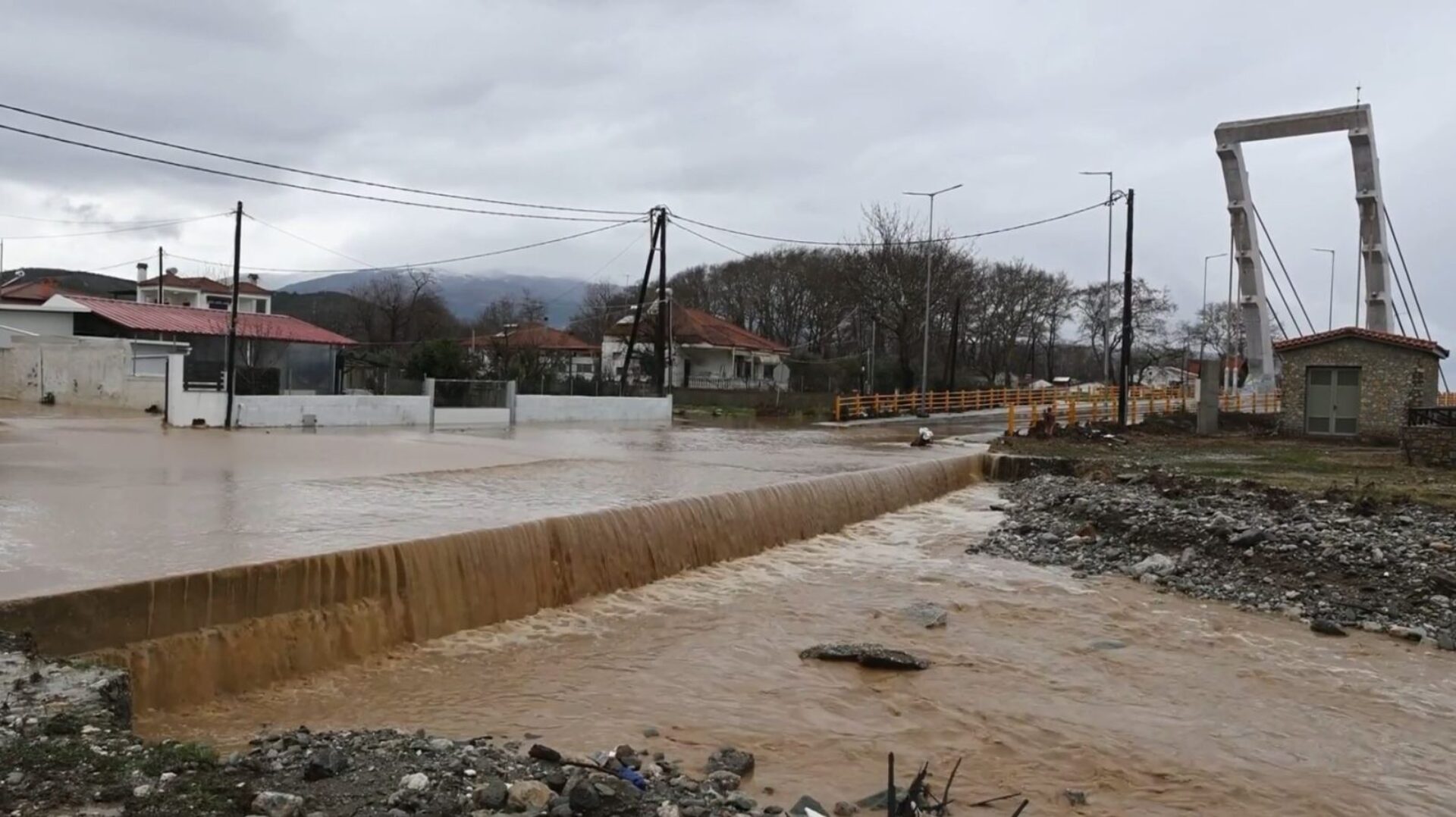Κακοκαιρία: Νέες εικόνες από τις καταστροφές στον Αγιόκαμπο