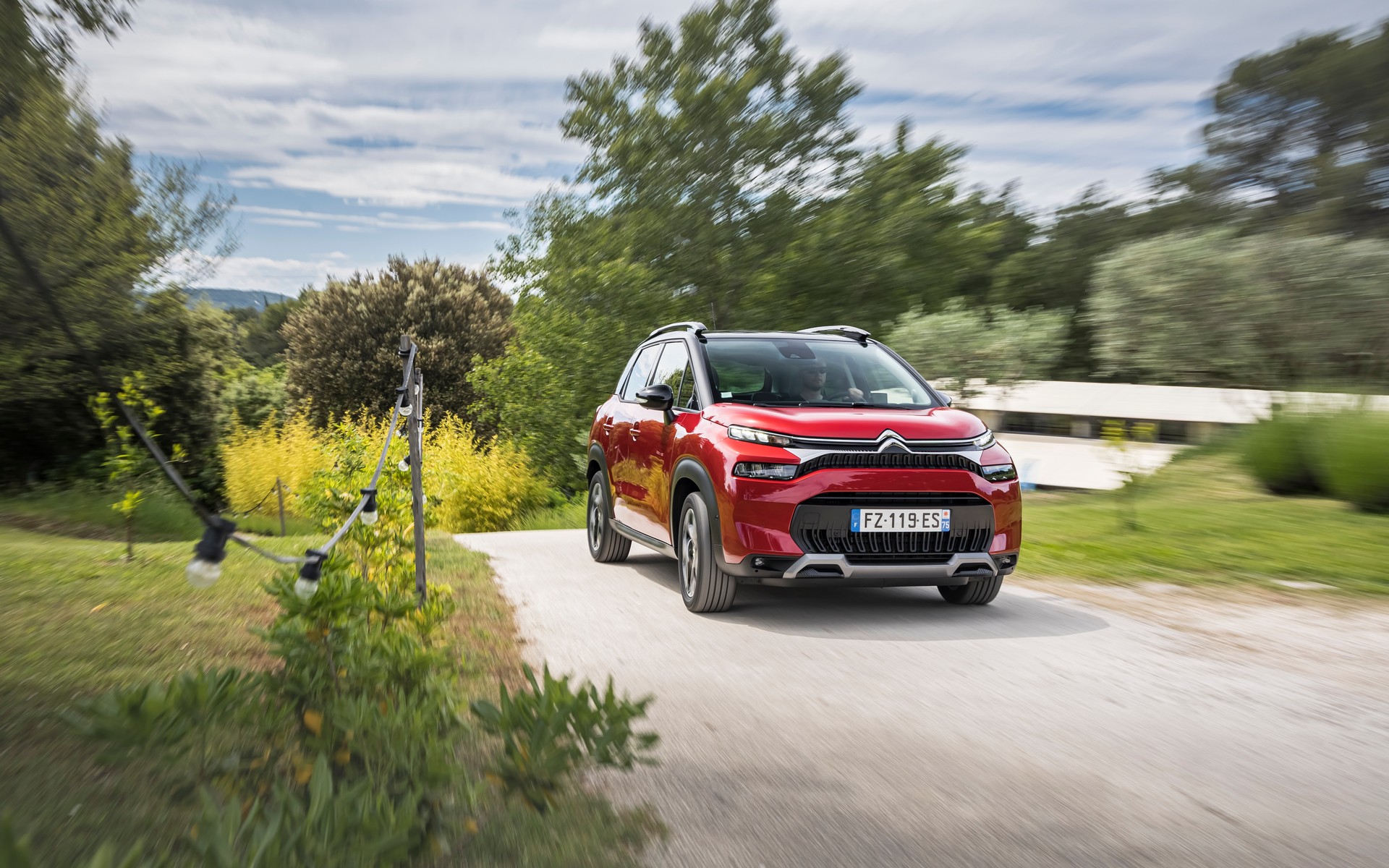 https://ellada.press/wp-content/uploads/2026/03/1772675839_687_Πεθαίνουν-τα-diesel-B-SUV-στην-Ελλάδα-Μόνο-3-αυτοκίνητα.jpg