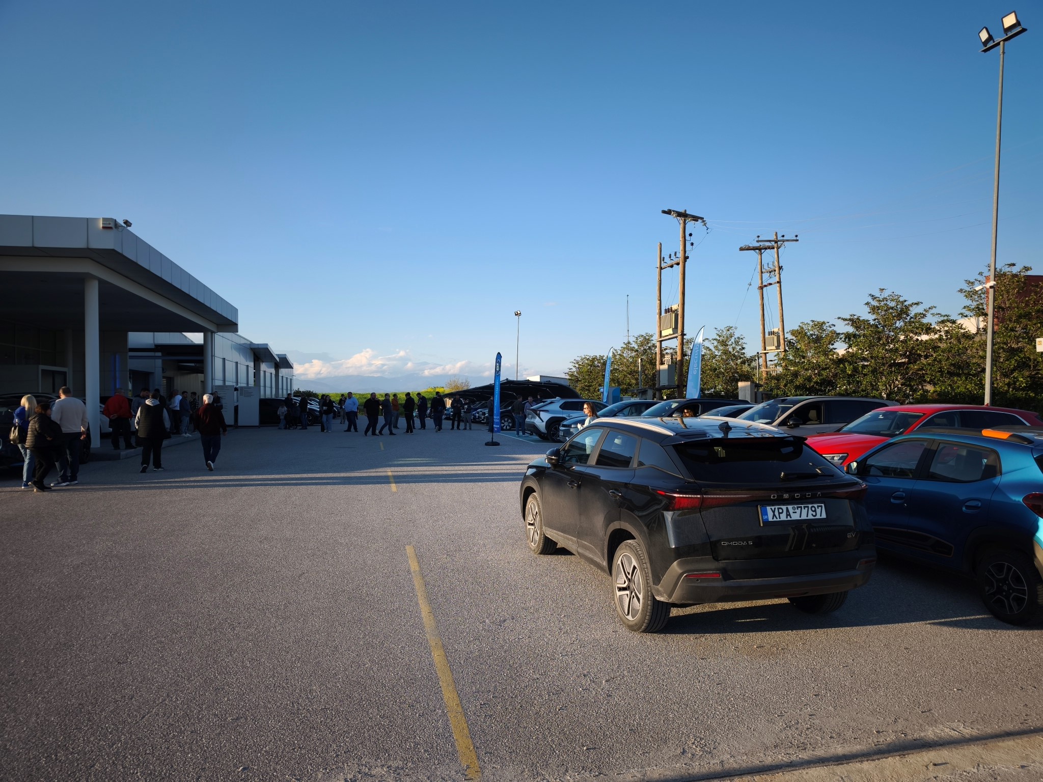 7-4i-panelladiki-sinantisi-ilektrokinisis-bmw-papadopoulos-omoda-5-ev